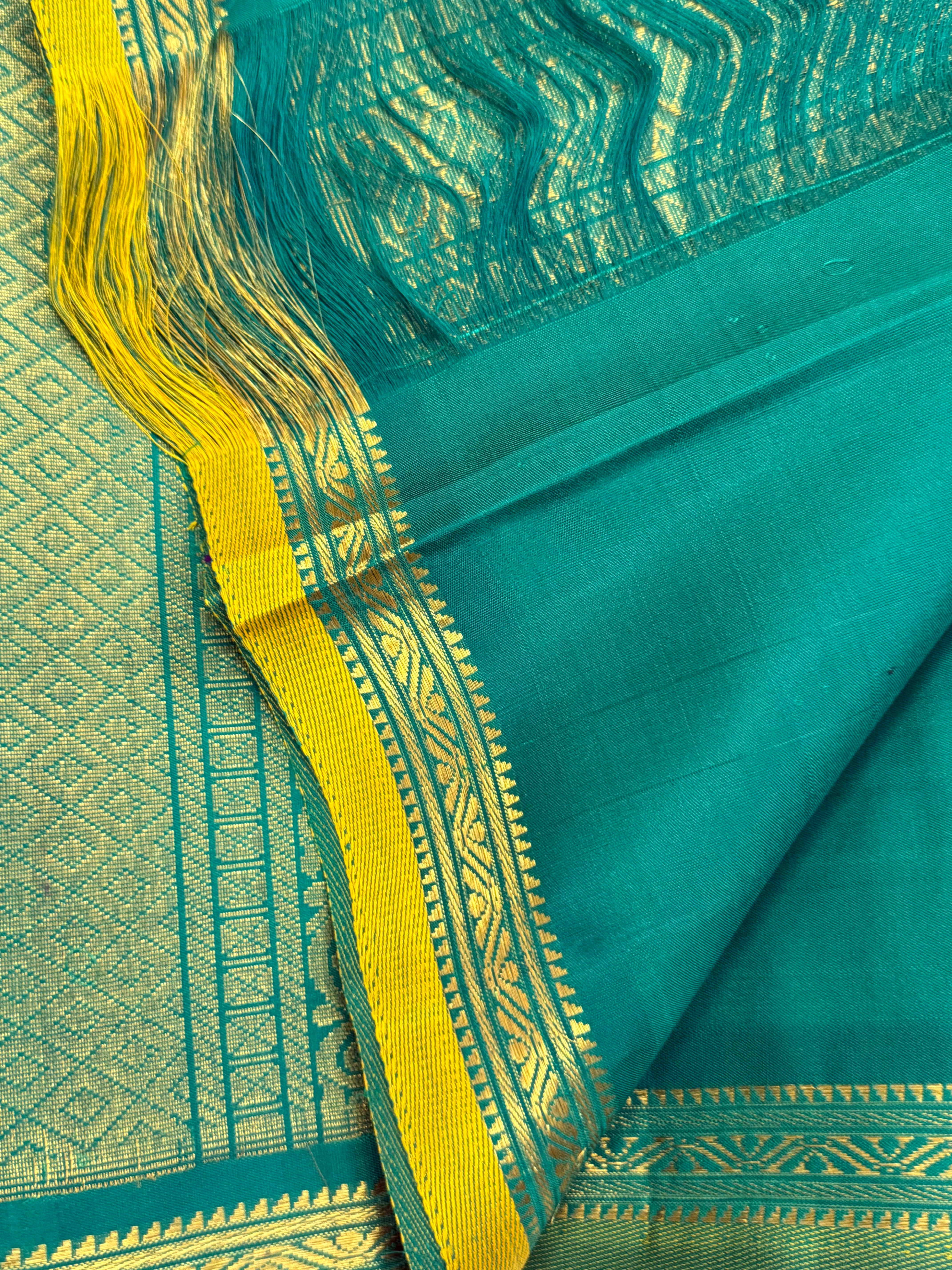 Green small border/ Arani silk