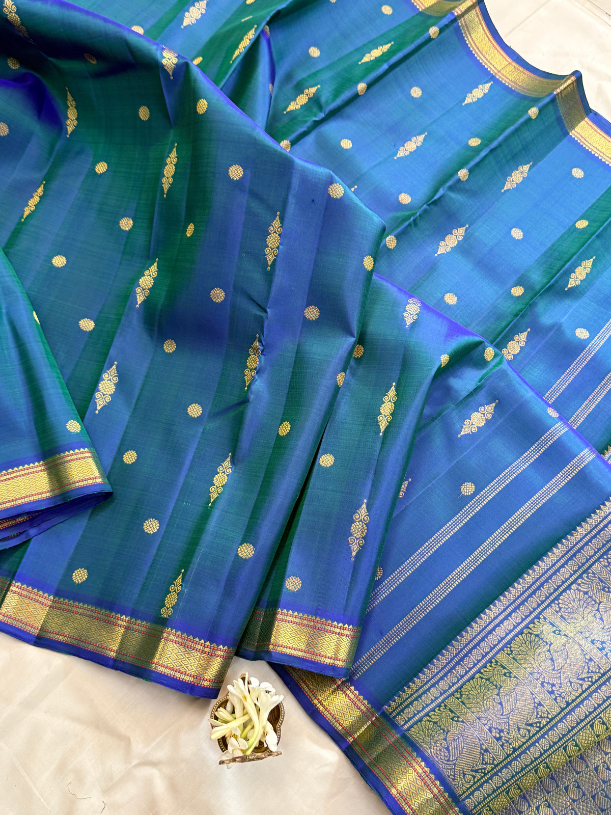 Mayilkazhuthu small vintage border / Kanjipuram silk CLSA11590