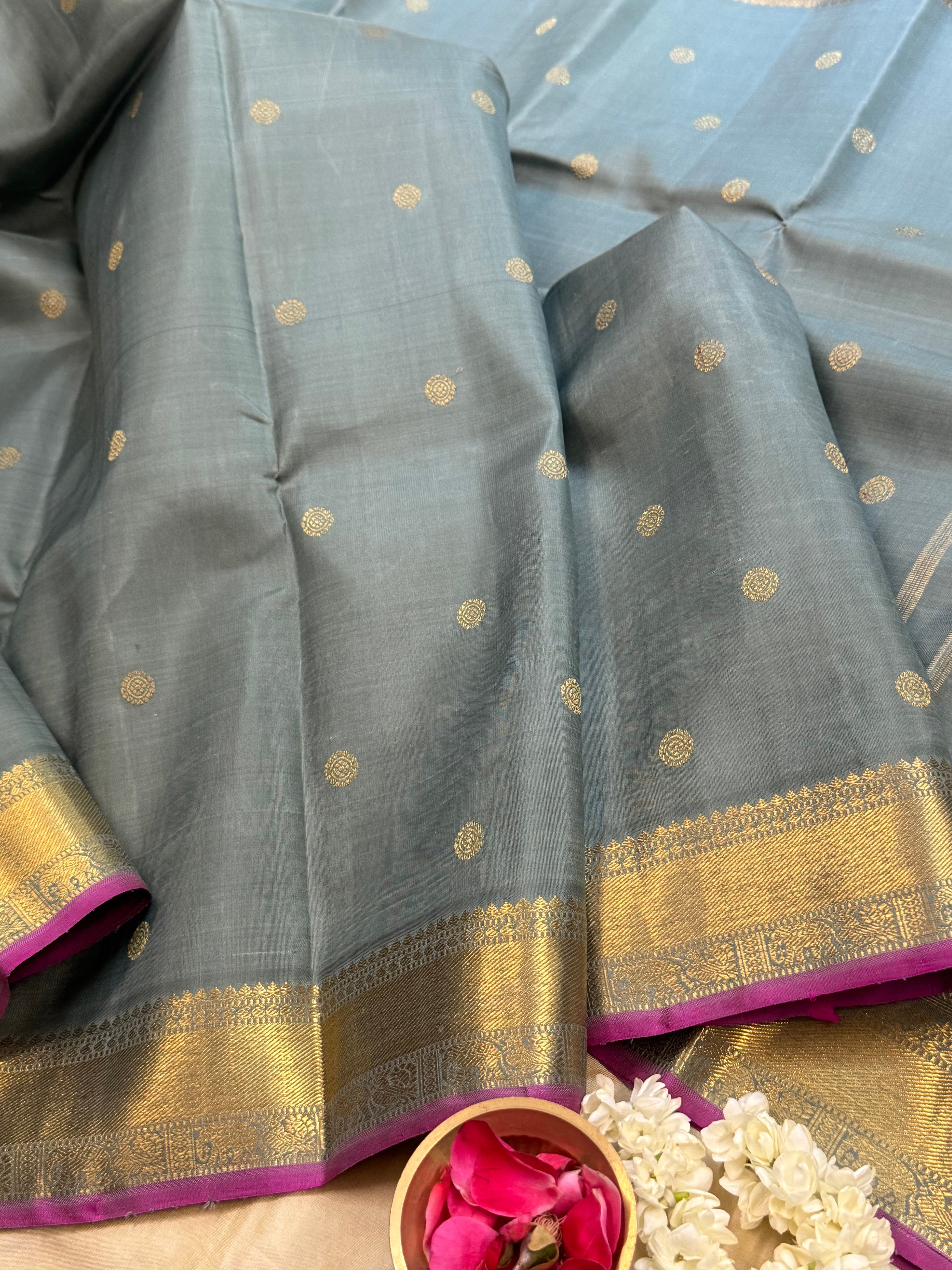 Cement grey  / Kanjipuram silk