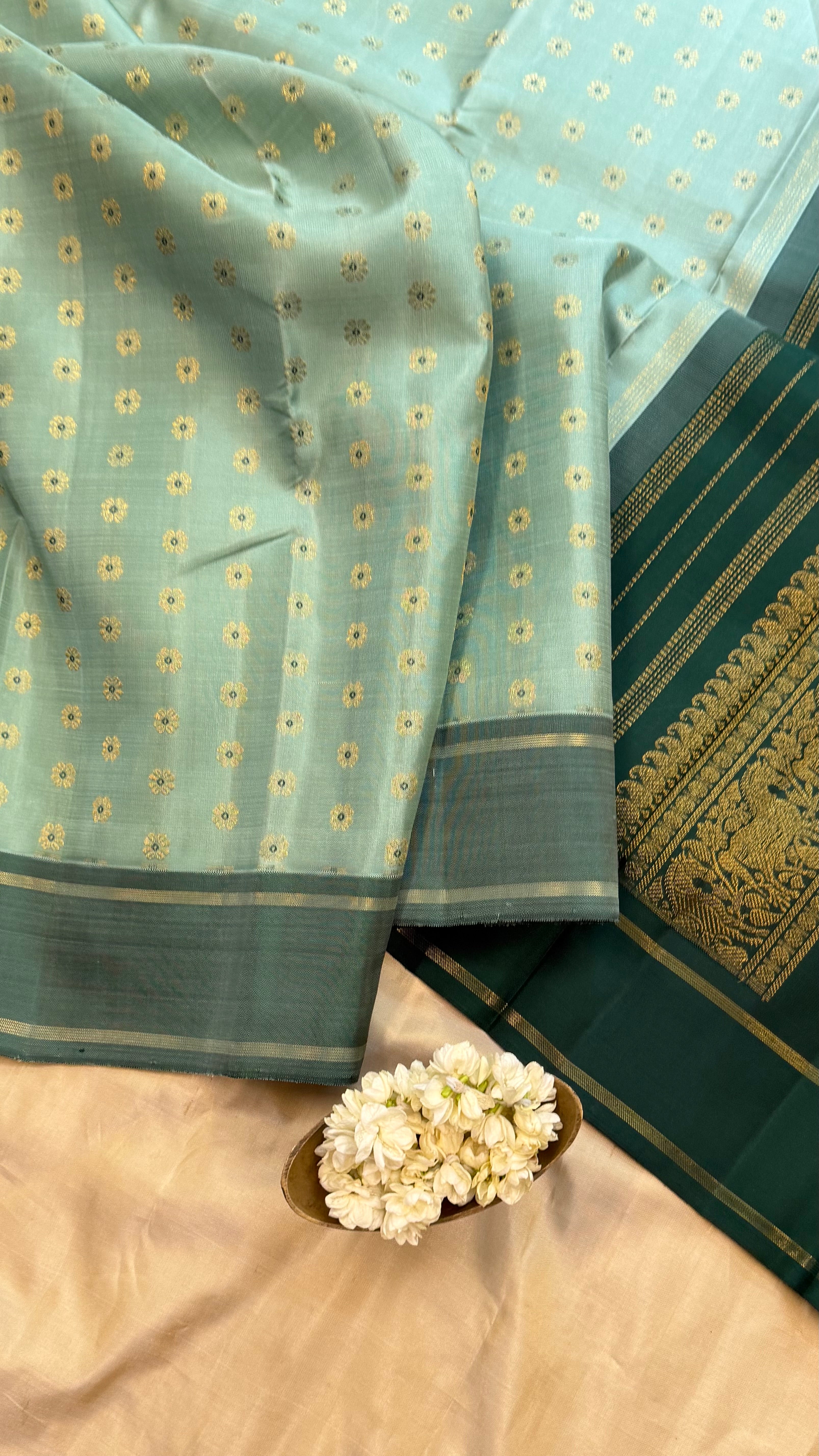 Elakai green Meena work Butta  / Kanjipuram silk saree