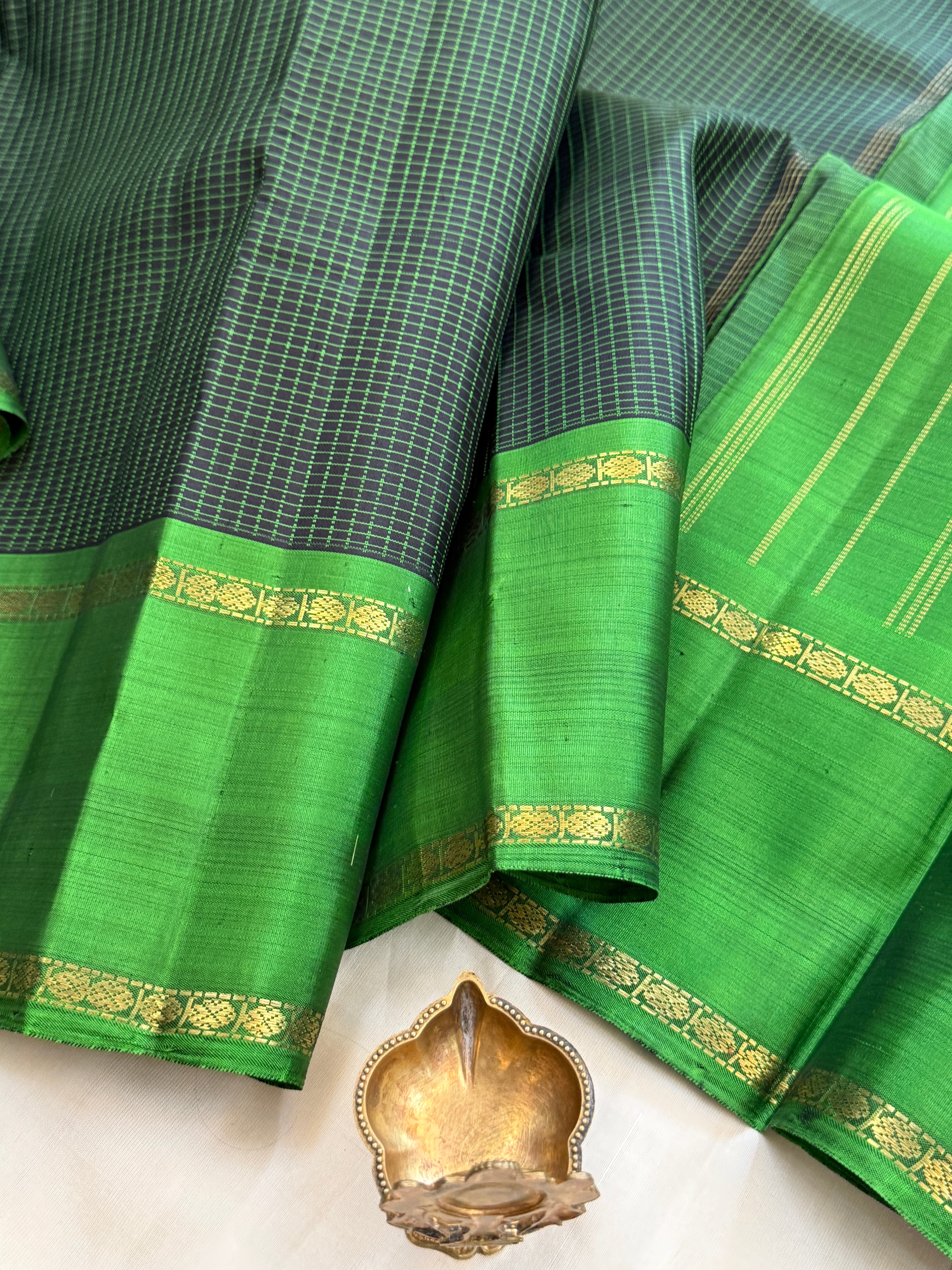 Dark green body checks with Retta pet border/ kanjipuram silk CLSA10711