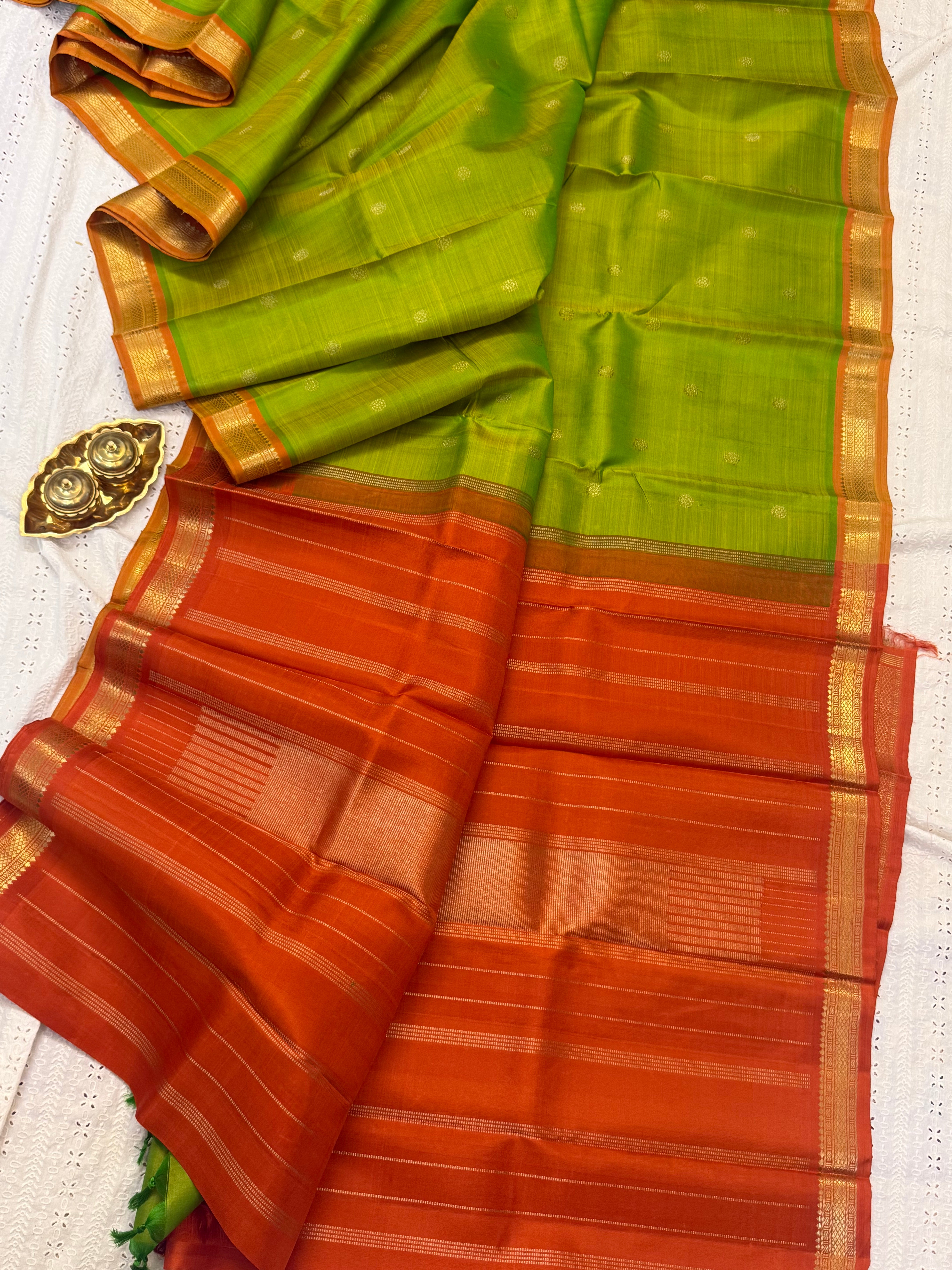 Parrot green with chakram Butta /kanjipuram silk saree CLSA738