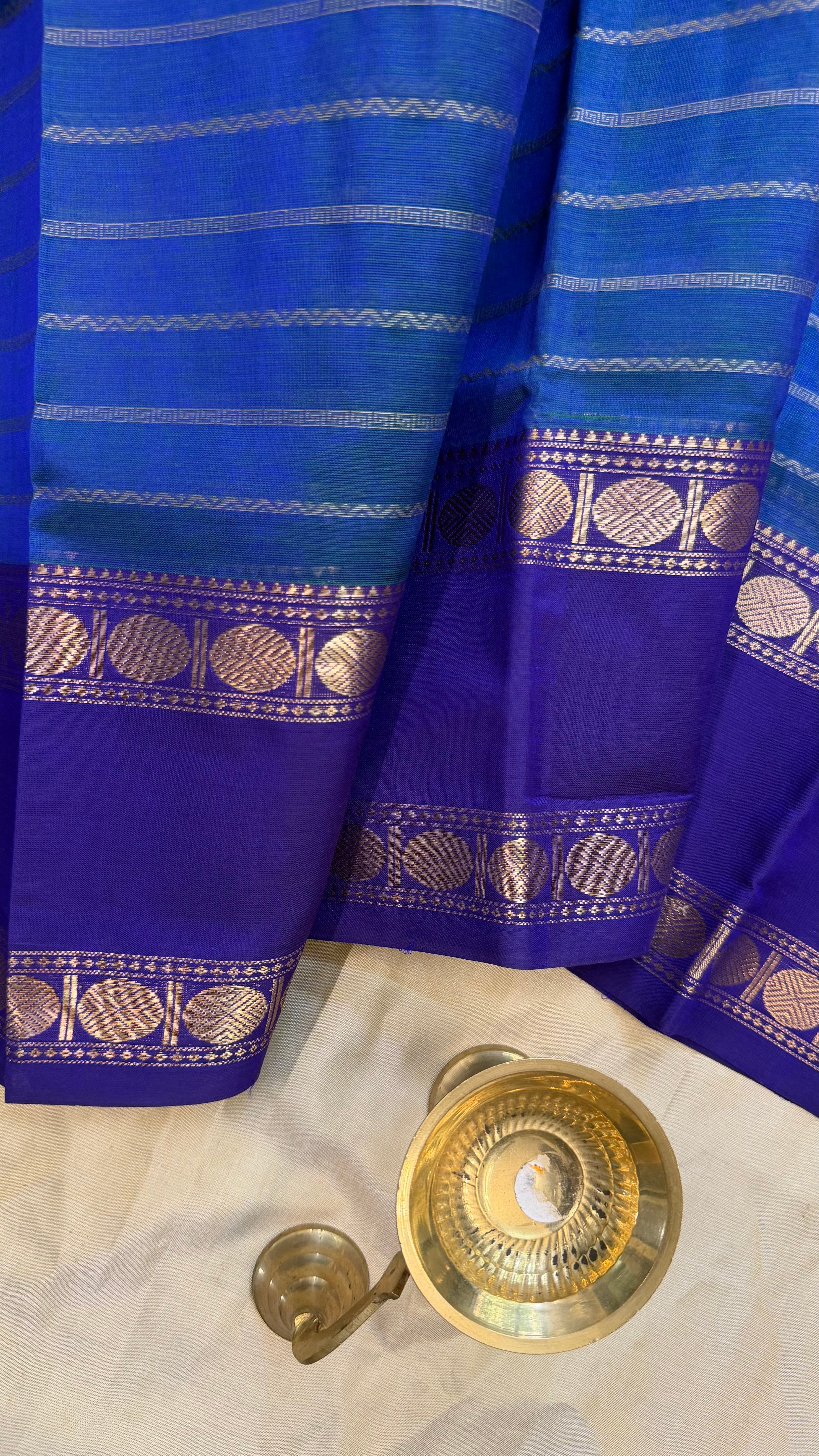 Blue and pure veldhari rettapet border/ Silk Cotton