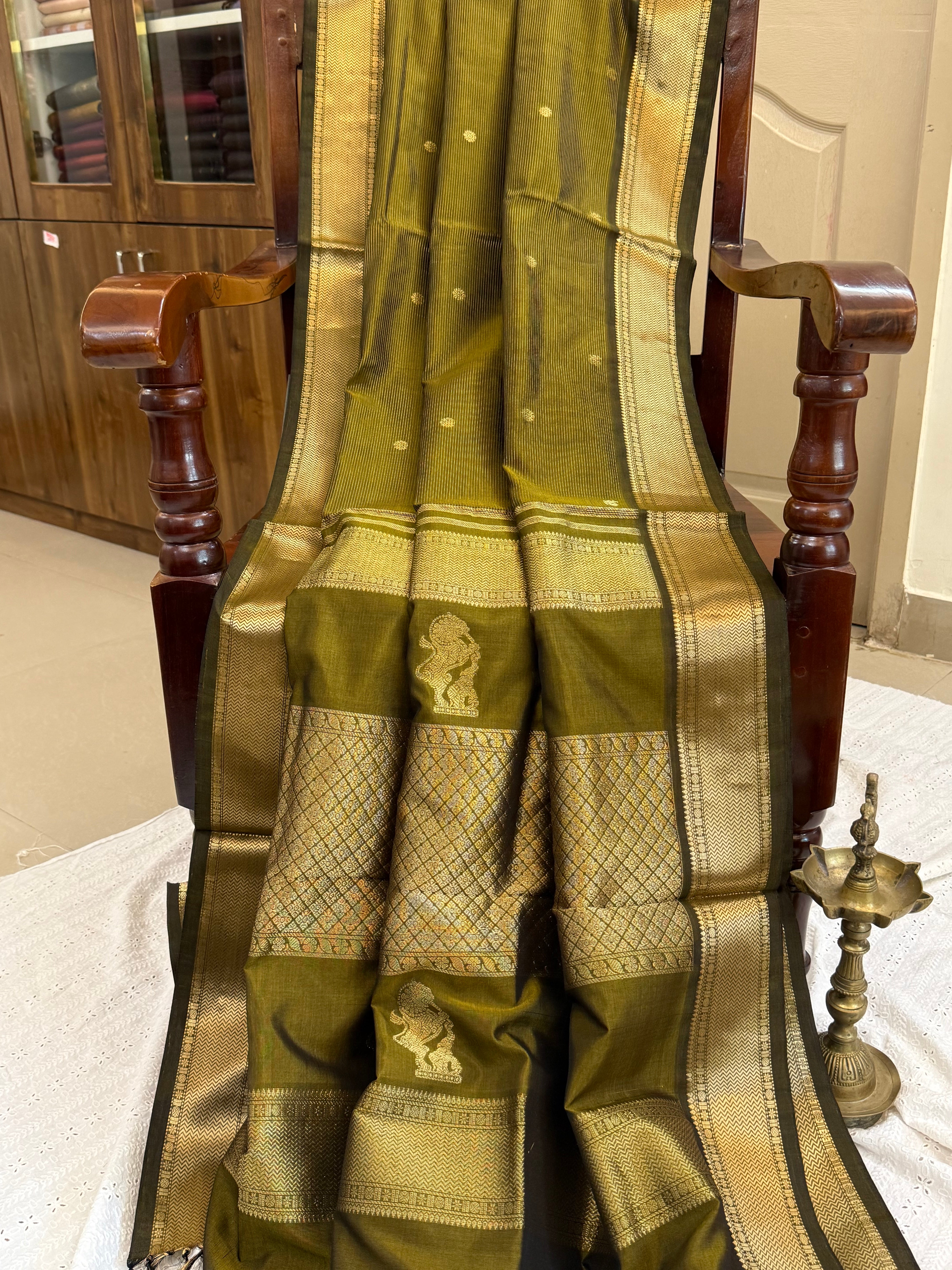 Deep olive green yazhi bettu butta/ Premium Silk Cotton CL9613