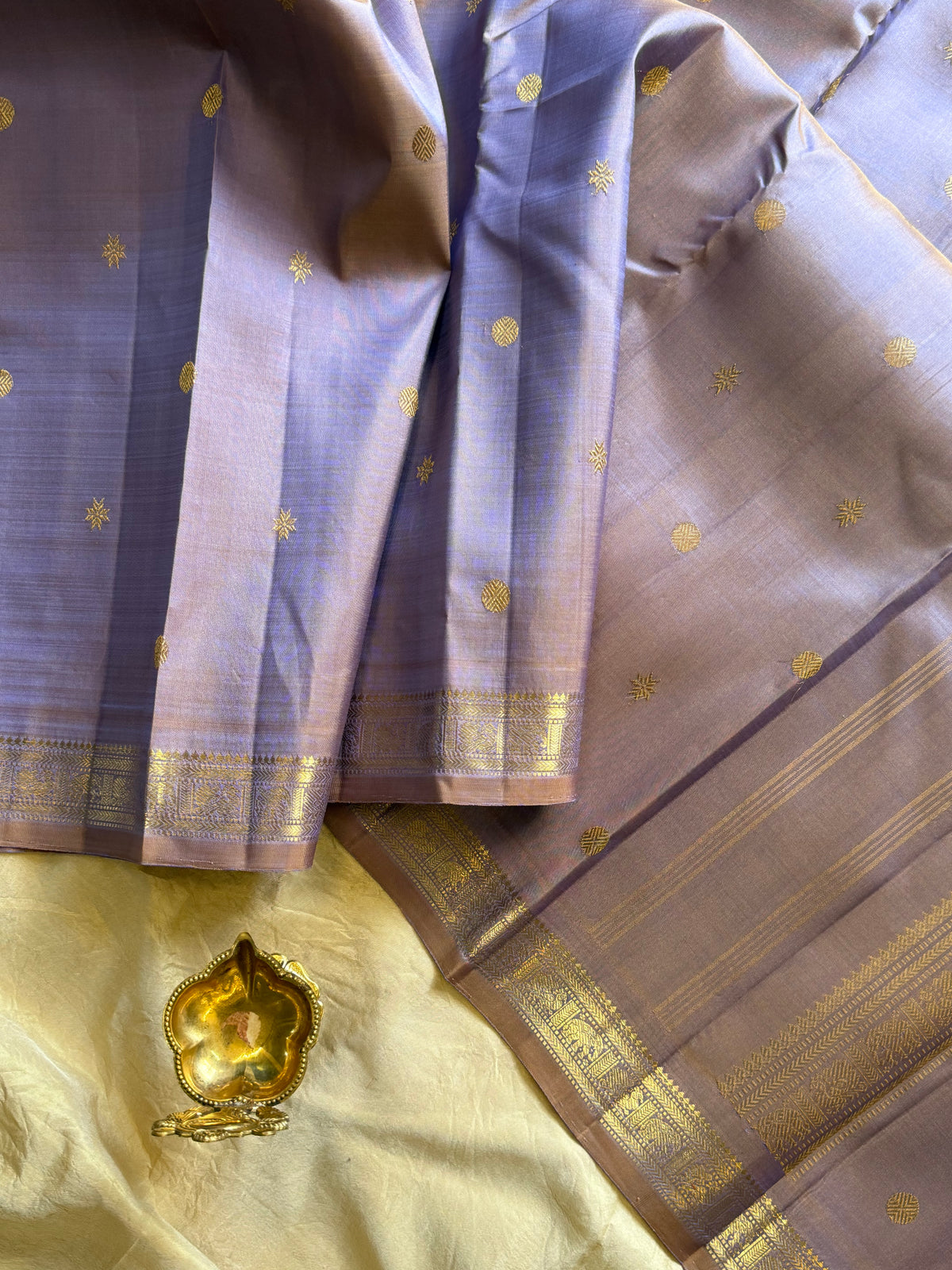 Pastel mauve  color pure Zari pencil border Kanjipuram