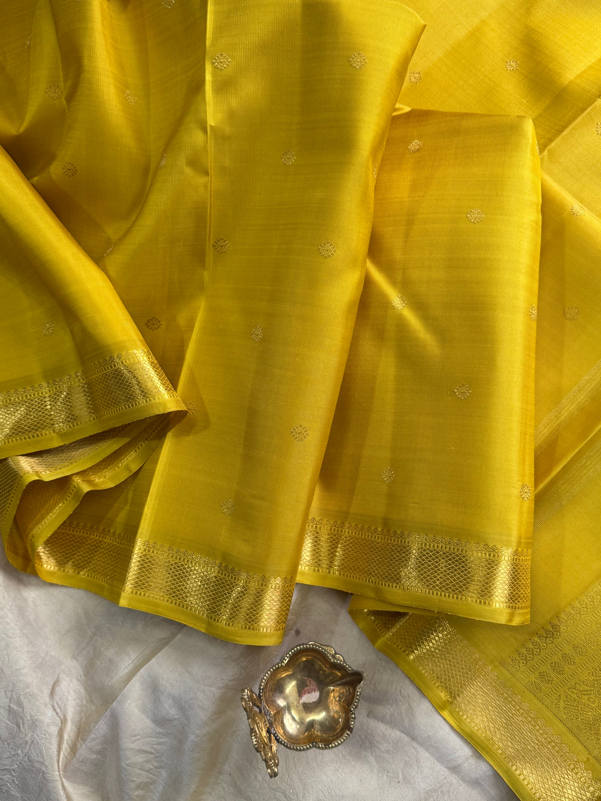lemon shot yellow with small border pure zari /kanjipuram silk saree clsa 12741