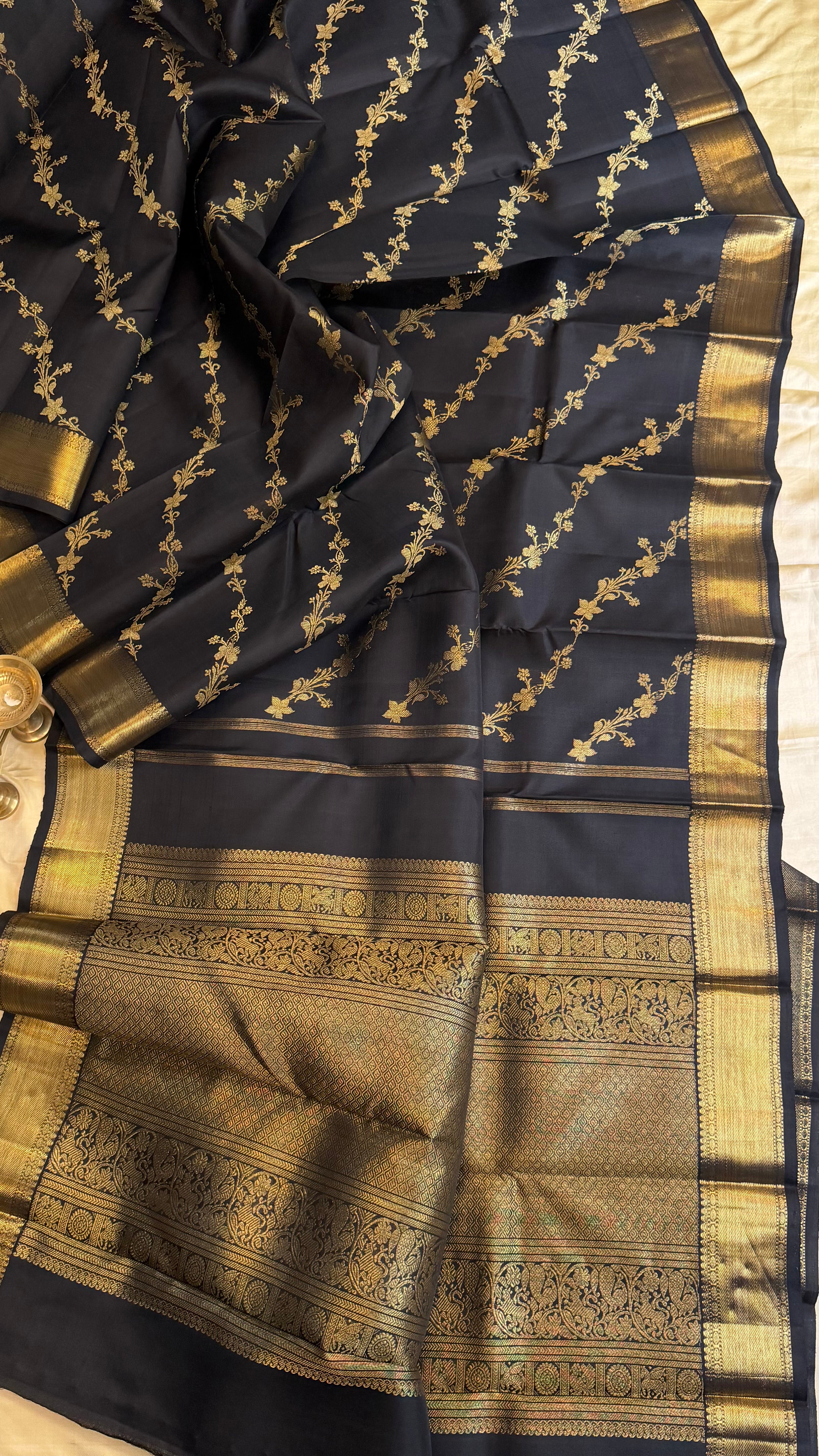 Black Kodi Kanjipuram / Kanjipuram silk