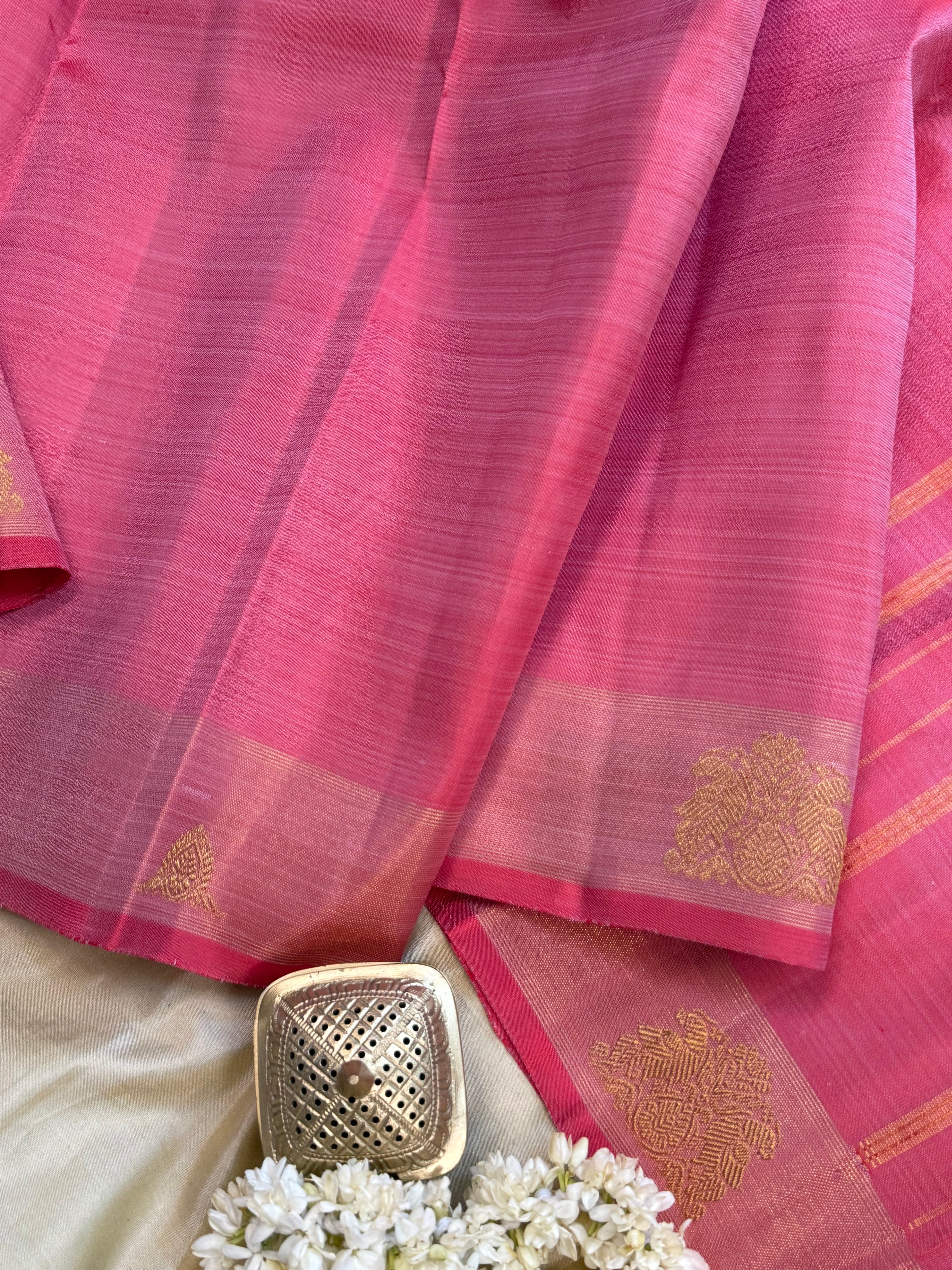 Lotus pink border butta / Kanjipuram silk