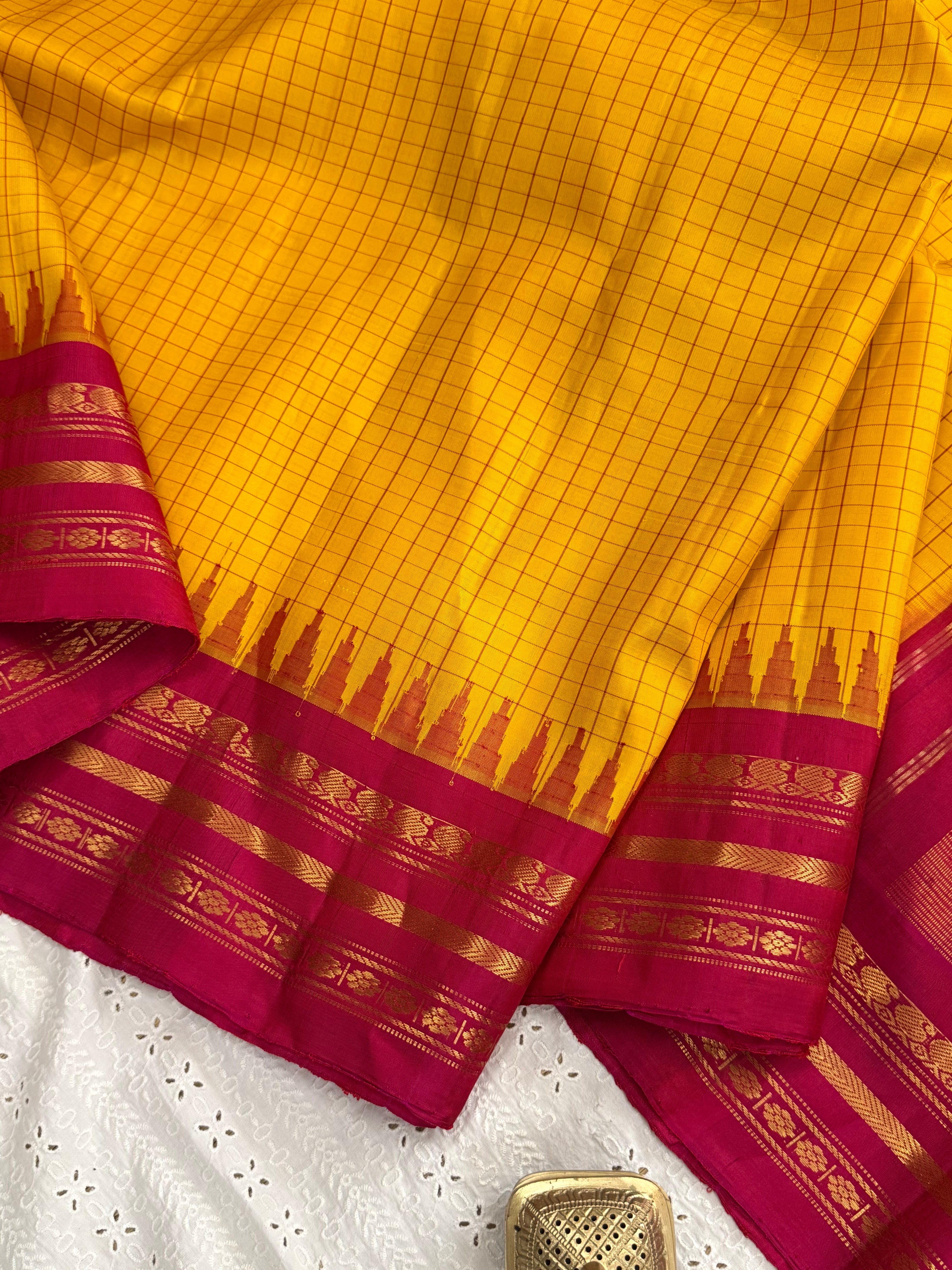 Yellow checks and pink / Gadwal silk CL10309