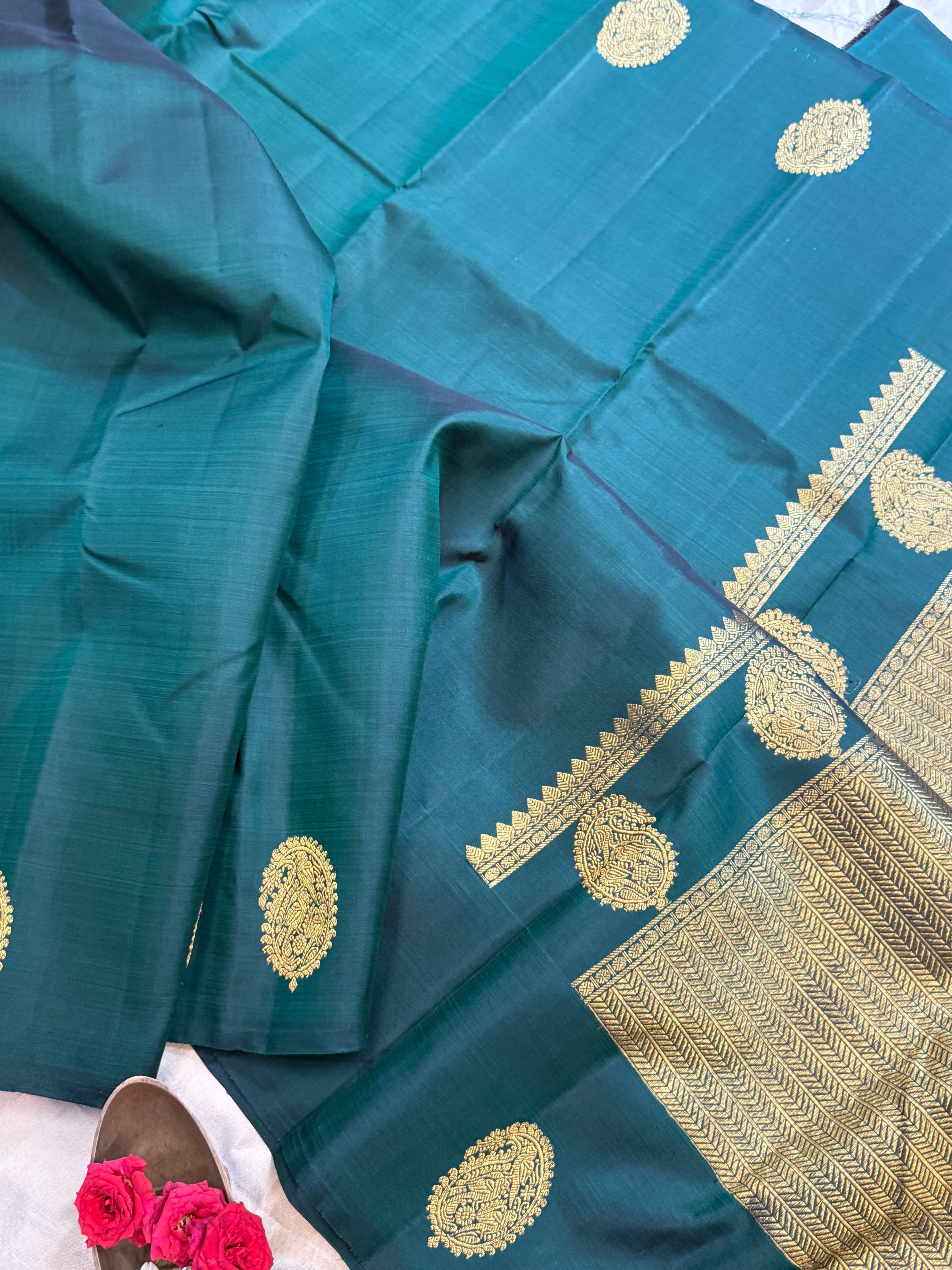 Dark green manga border butta / Arani silk