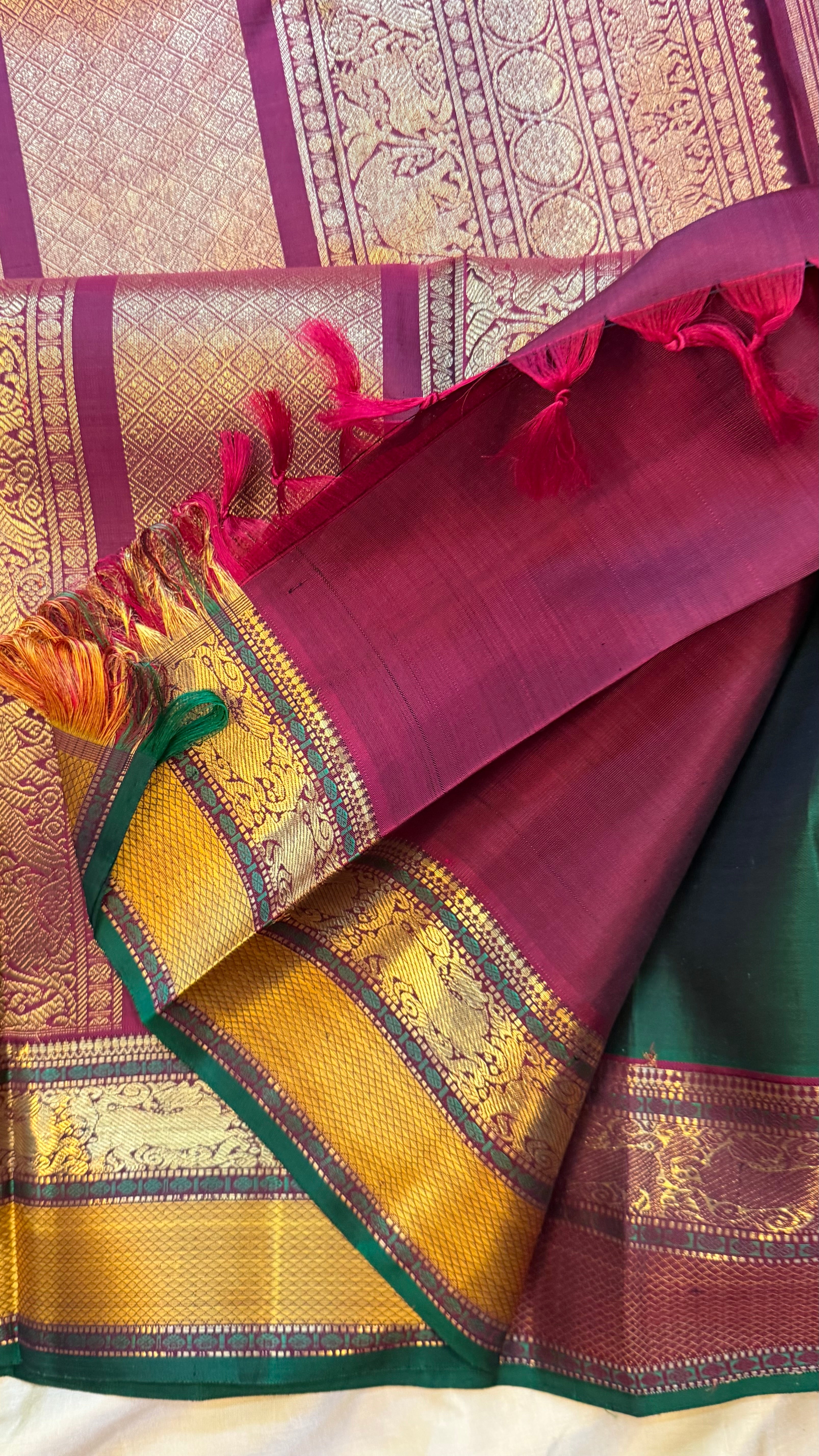 Dark green yazhli pet / Kanjipuram silk