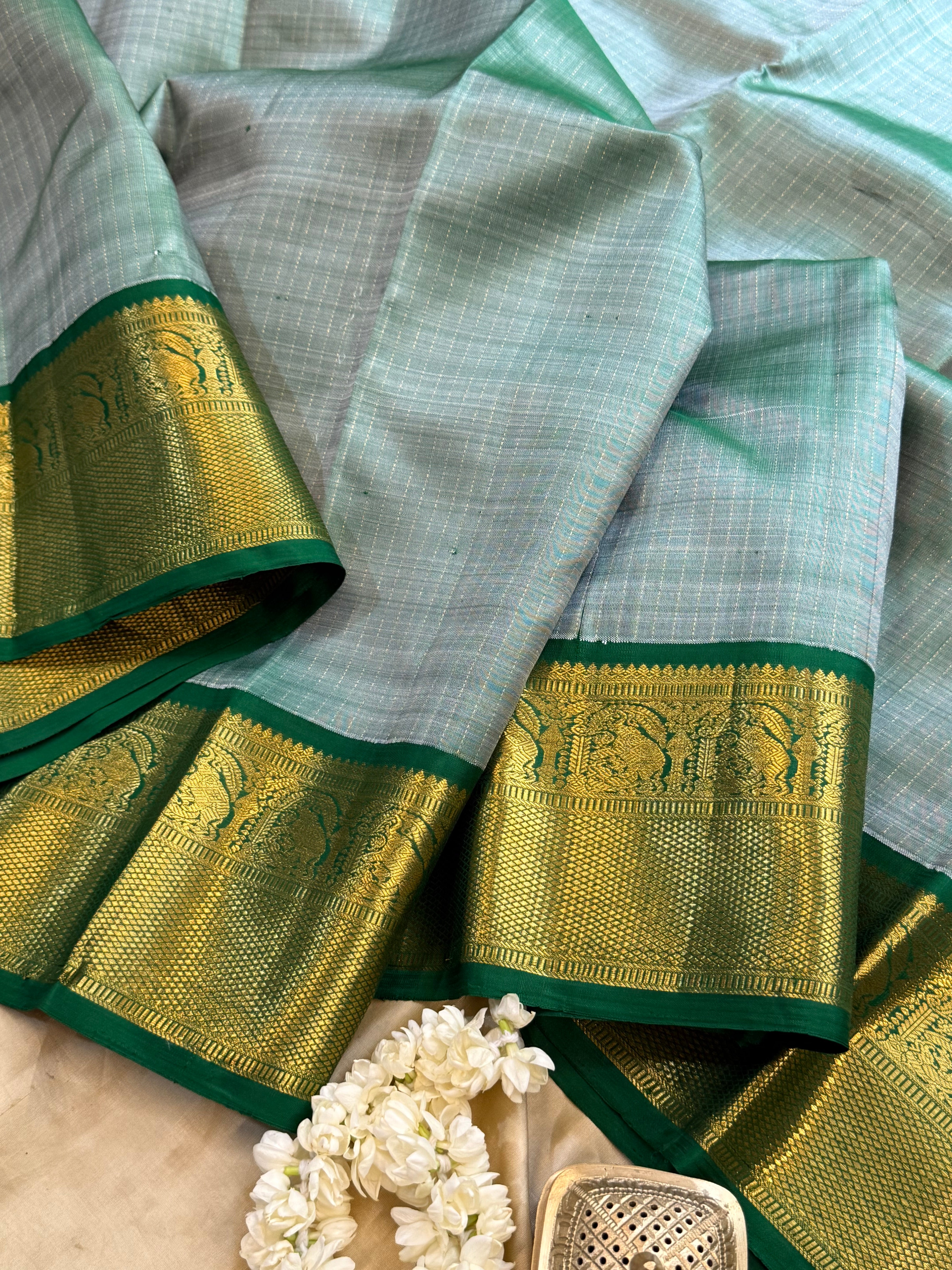 Green shot zari stripes and dark green border / Arani silk CL10109