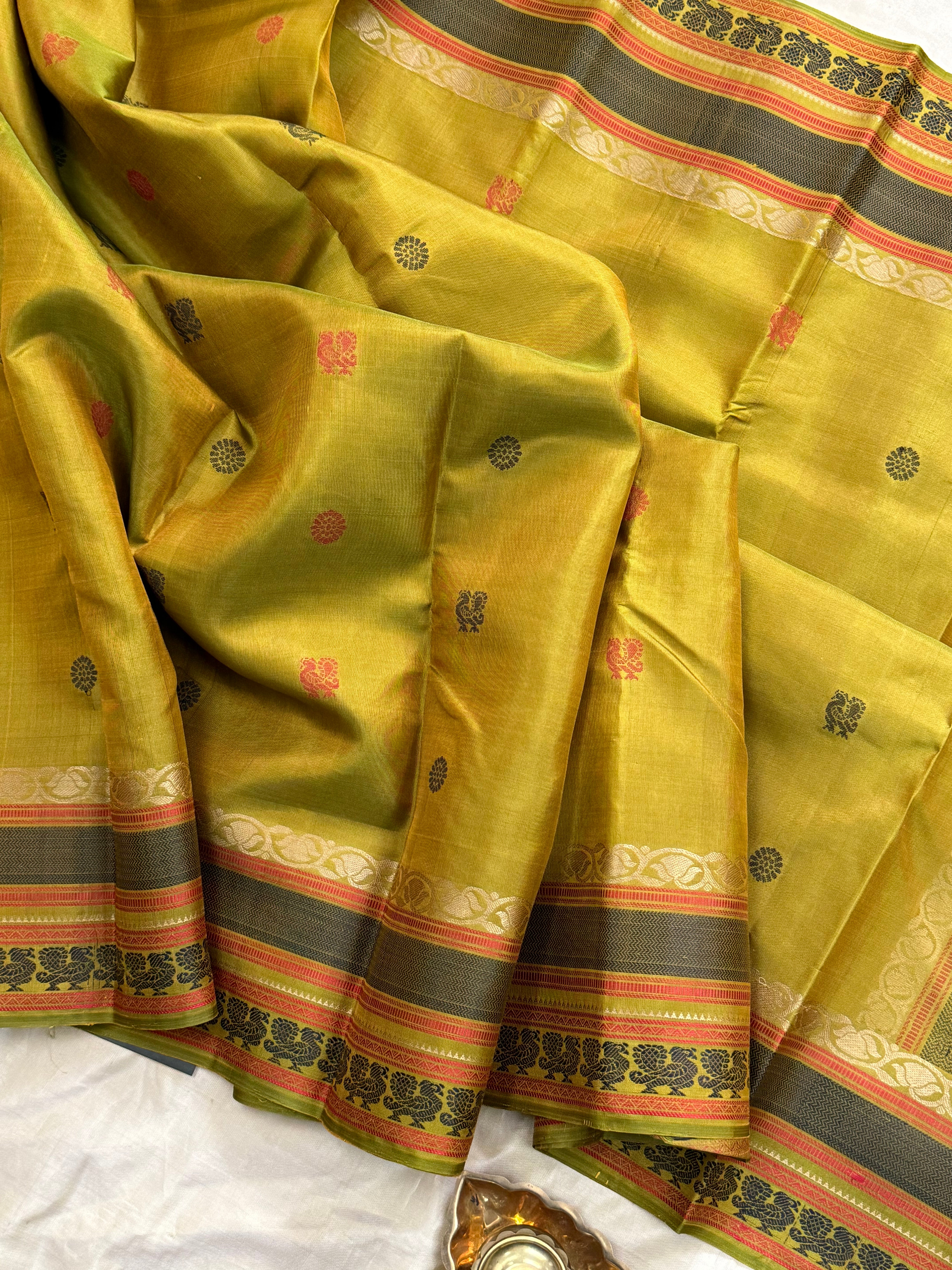 Mangaai Pachai varisapet border/ Varnangal Soft Silk CL4087