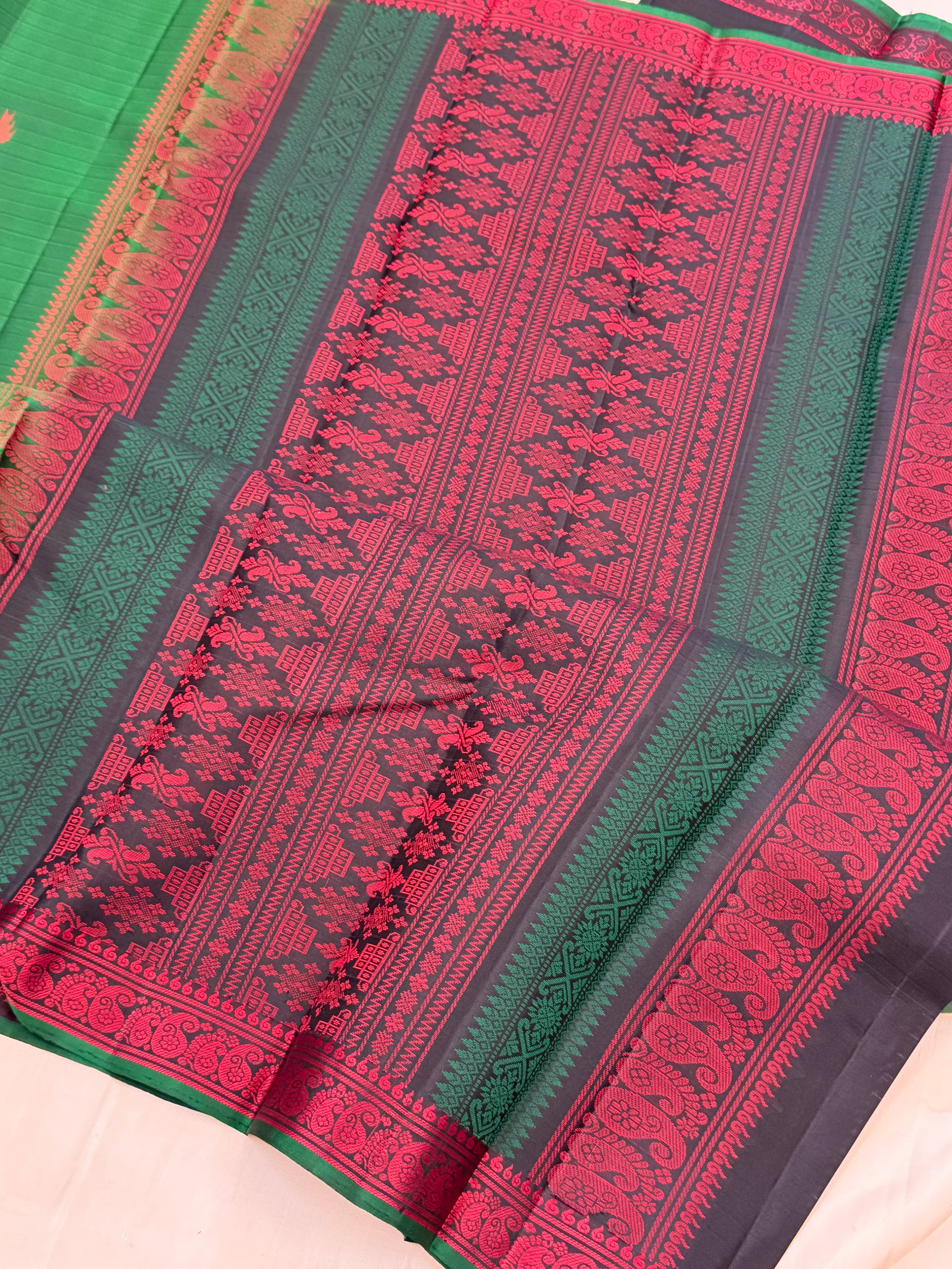 Green annam pet / Varnangal thread work  CLSA 11281