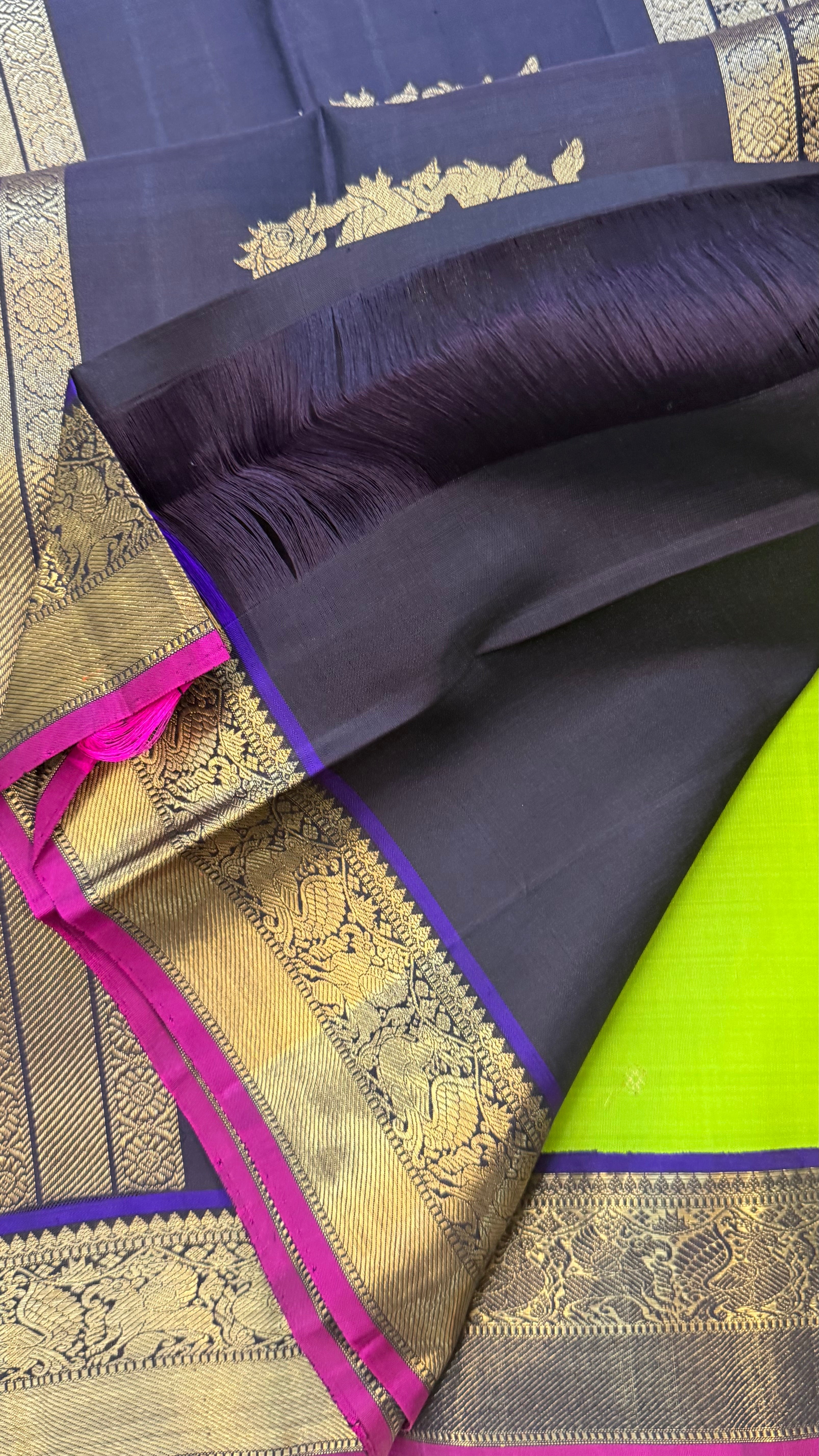 Parrot green Korvai  / Kanjipuram silk