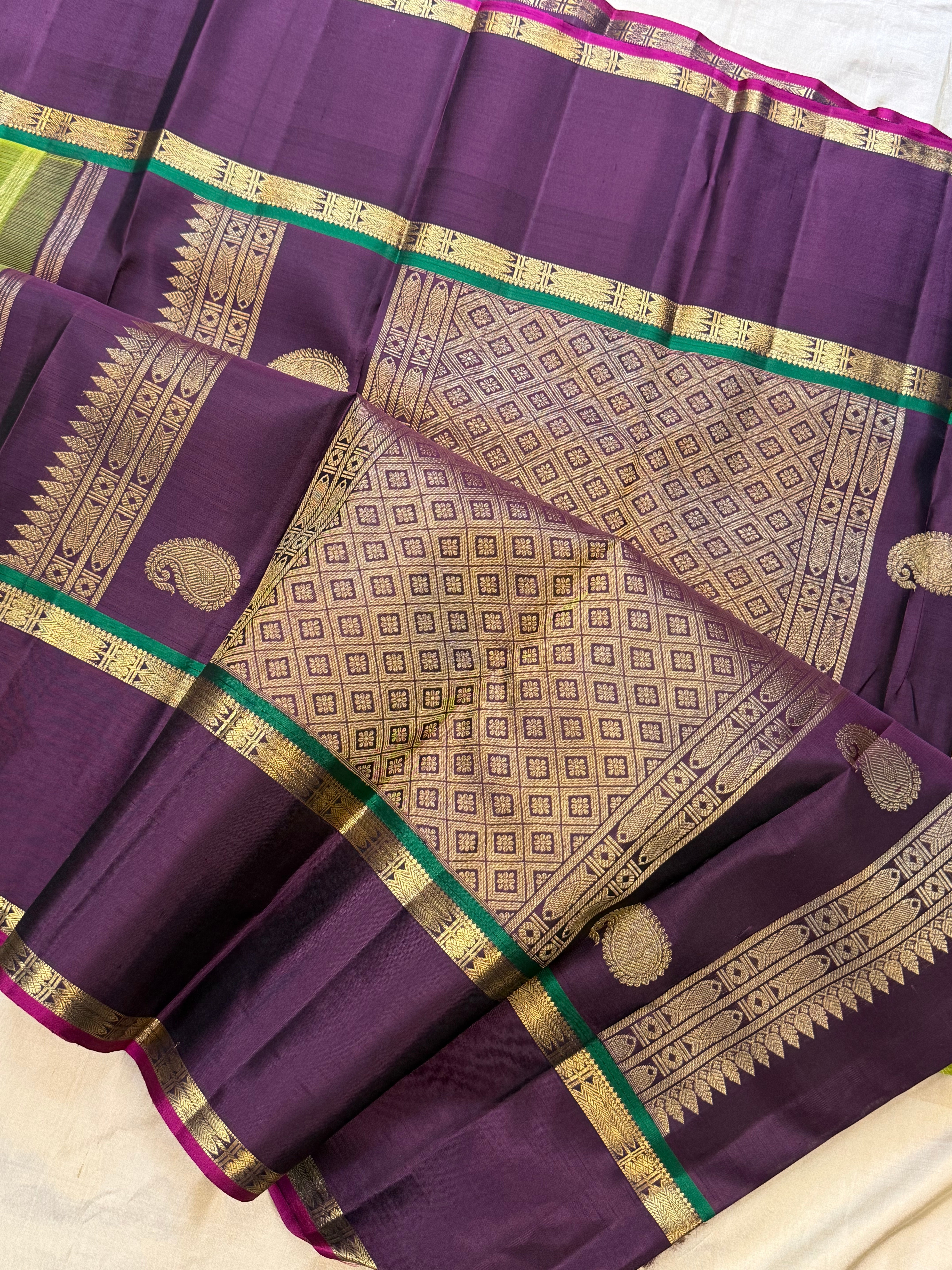 Mehandi green and deep purple fish rettapet border / Kanjipuram silk CL9997