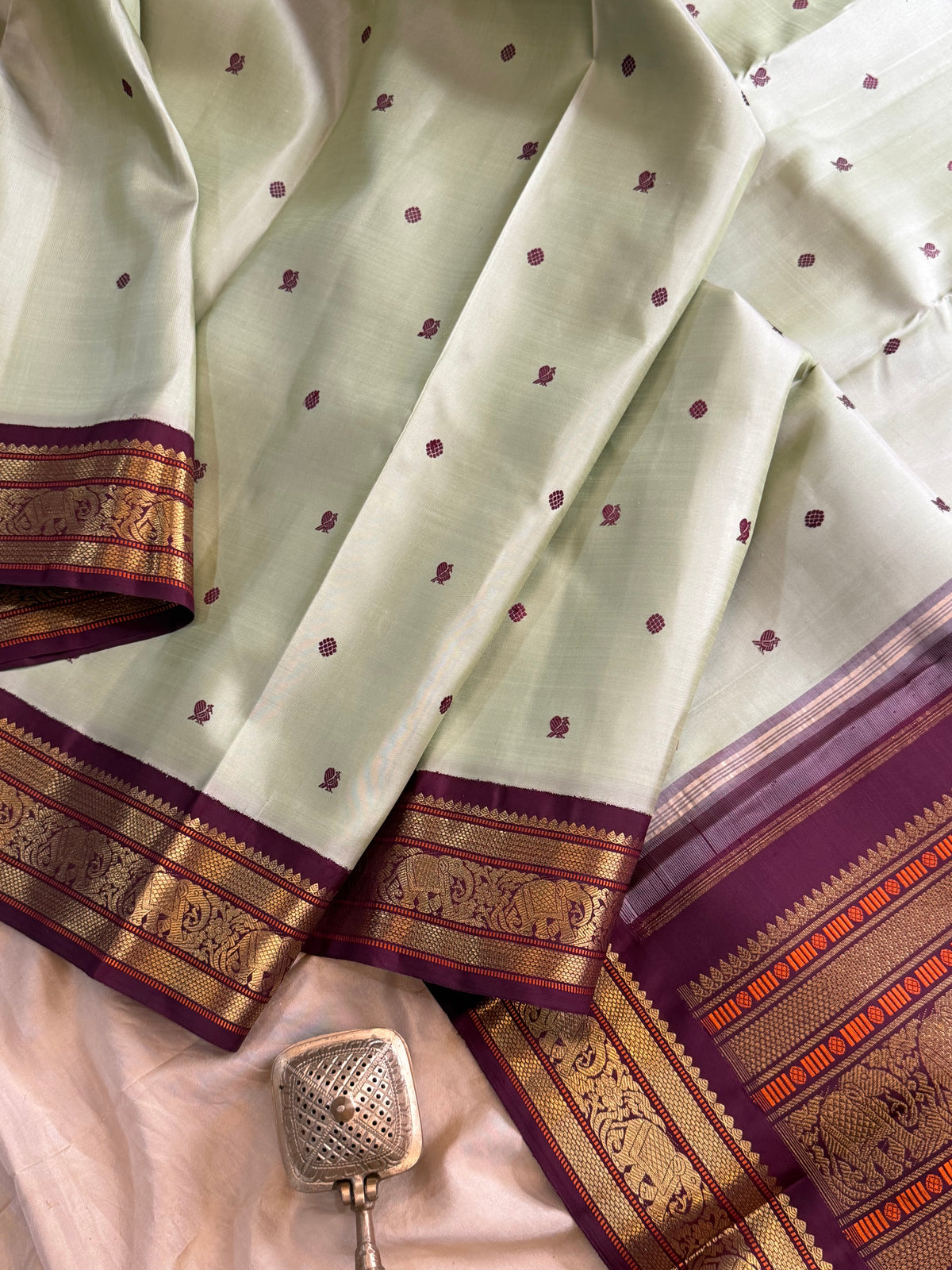 Pista green  Kai Korvai - pure Zari Kanjipuram silk