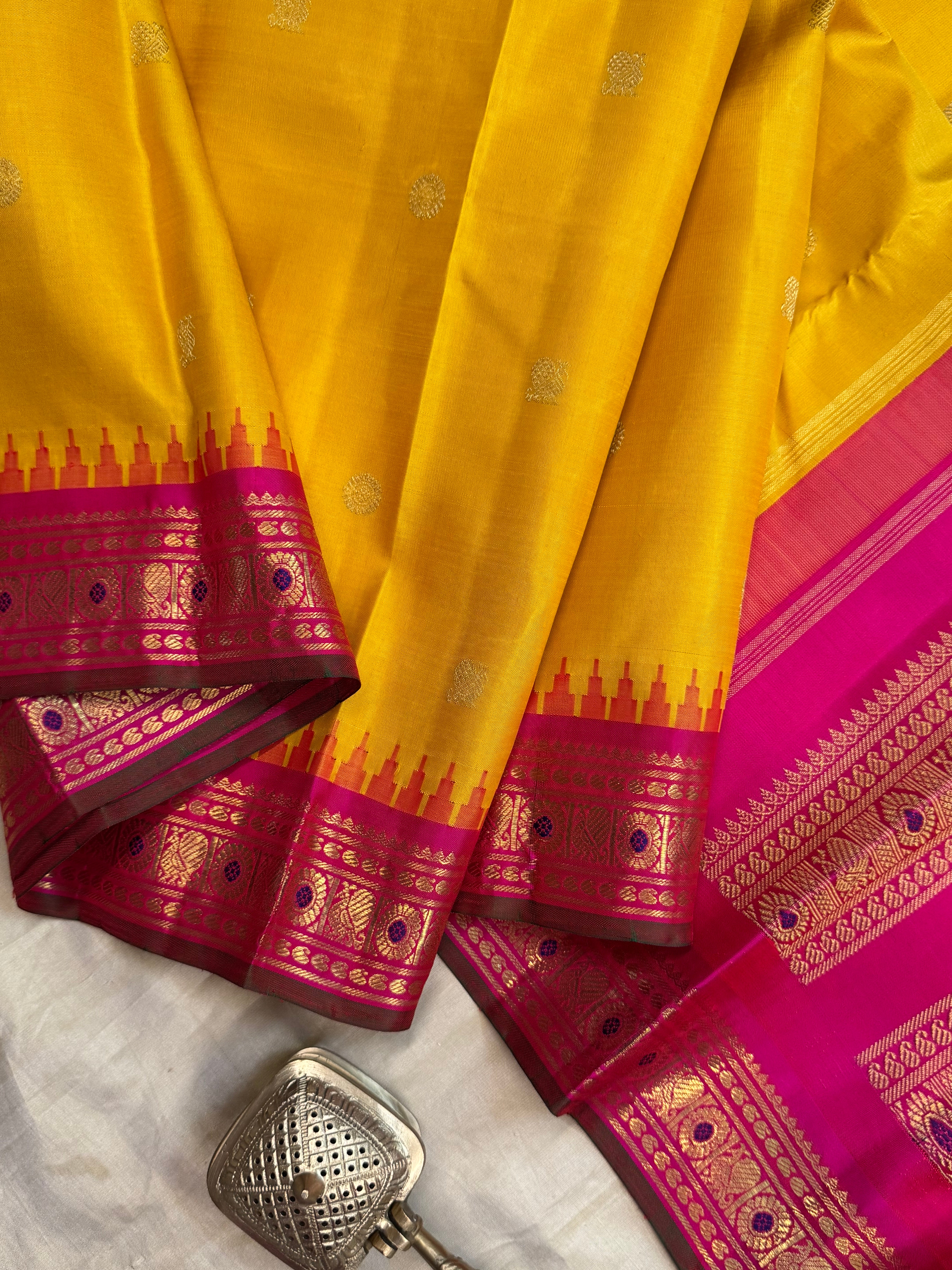 Sampangi yellow korvai / kanjipuram silk