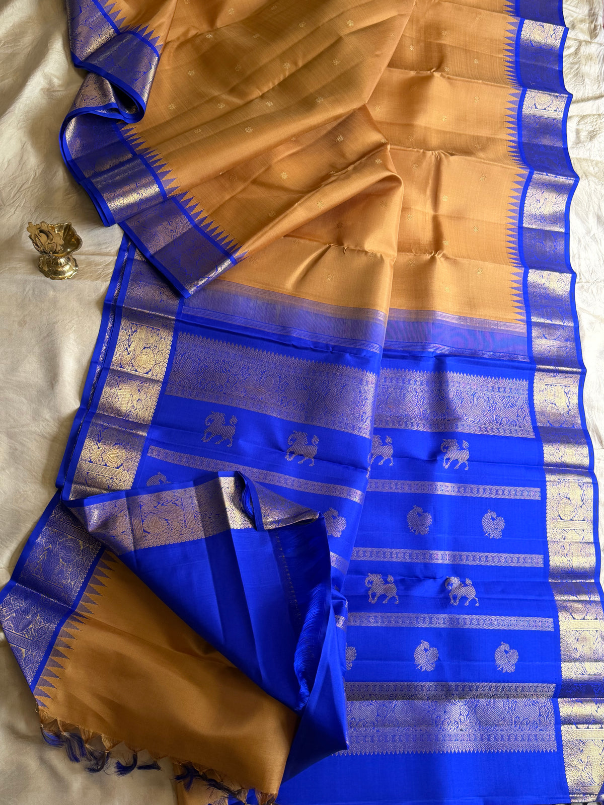 Unusual color combo pure Zari Kanjipuram