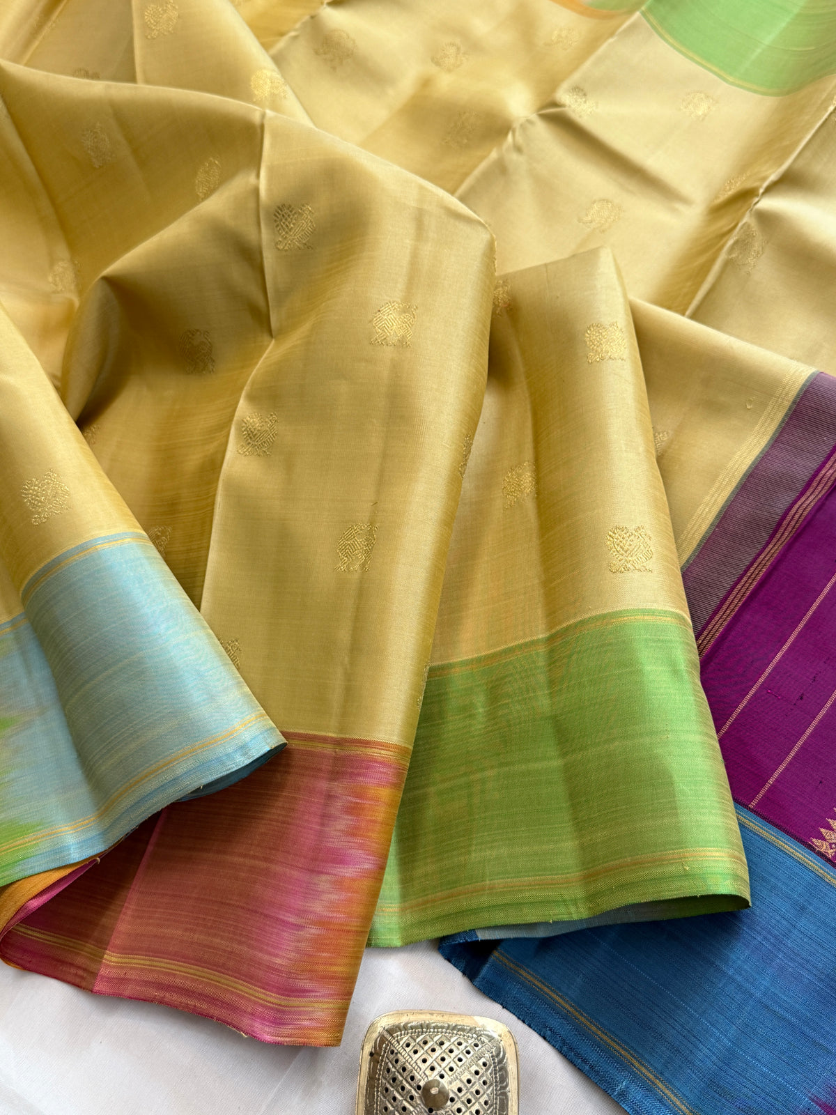 Golden off white with Multiple colour border and Zari butta / Kanjipuram silk saree