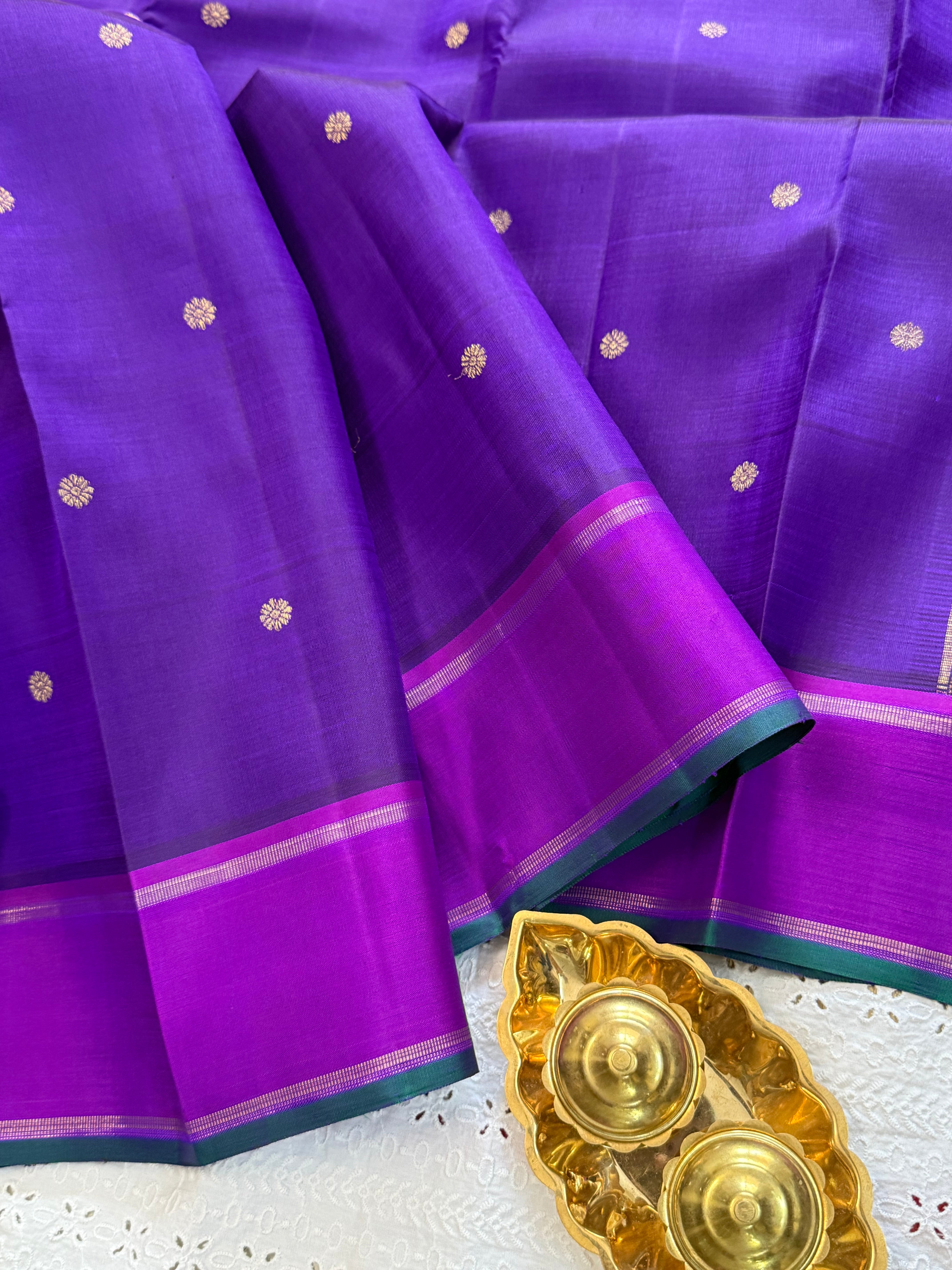 Deep purple round butta / Kanjipuram silk