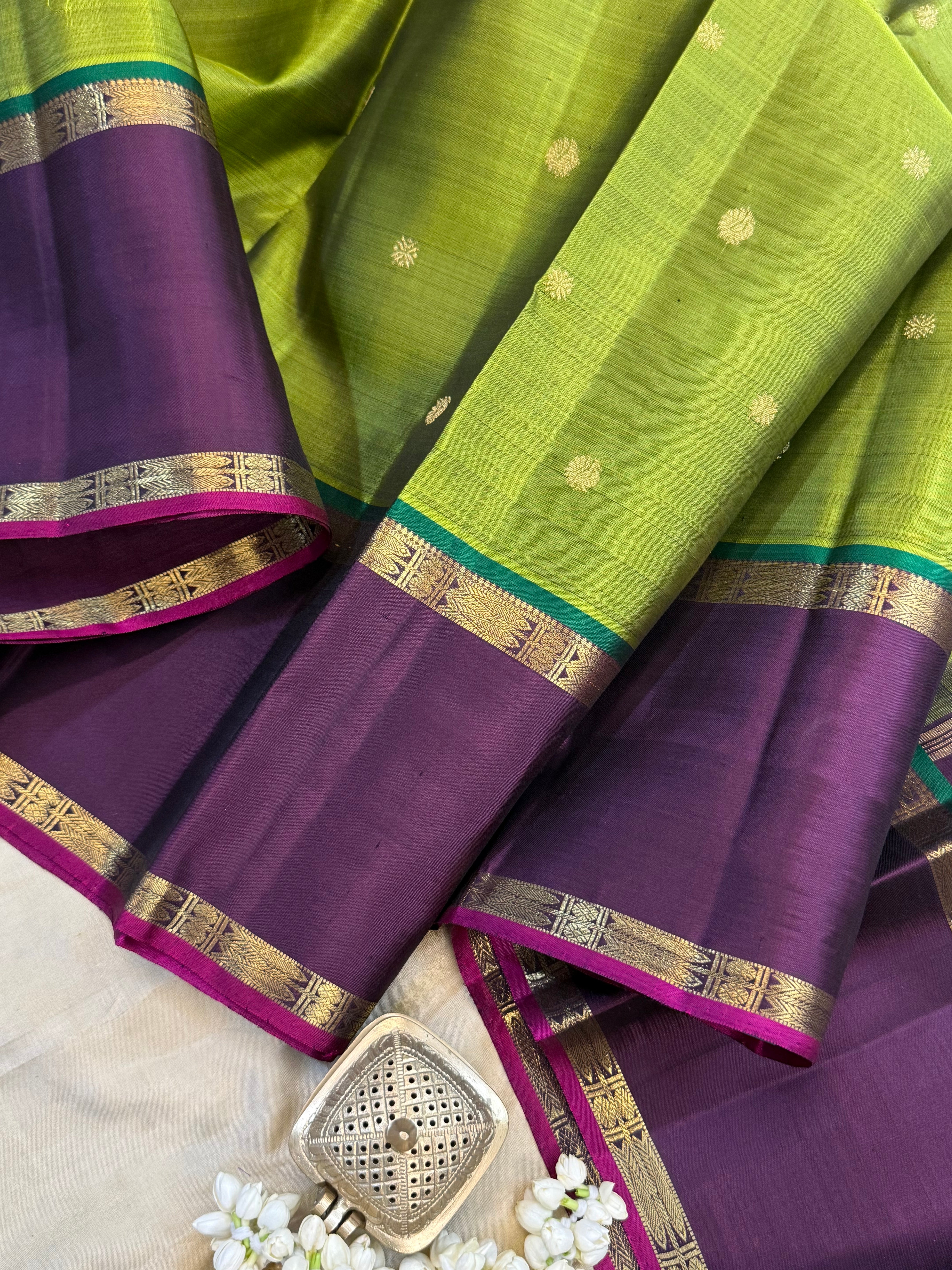 Mehandi green and deep purple fish rettapet border / Kanjipuram silk CL9997