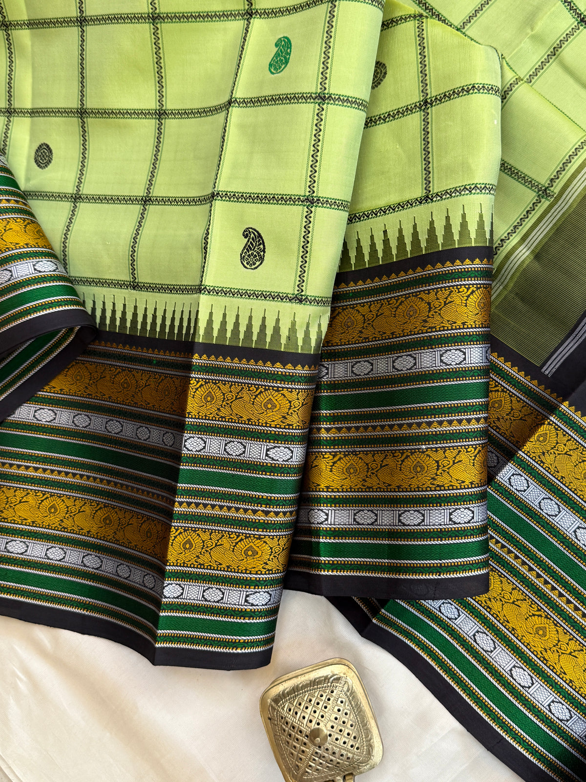 Special edition chartreuse green with thread Kattam butta silk saree/clsa 12439