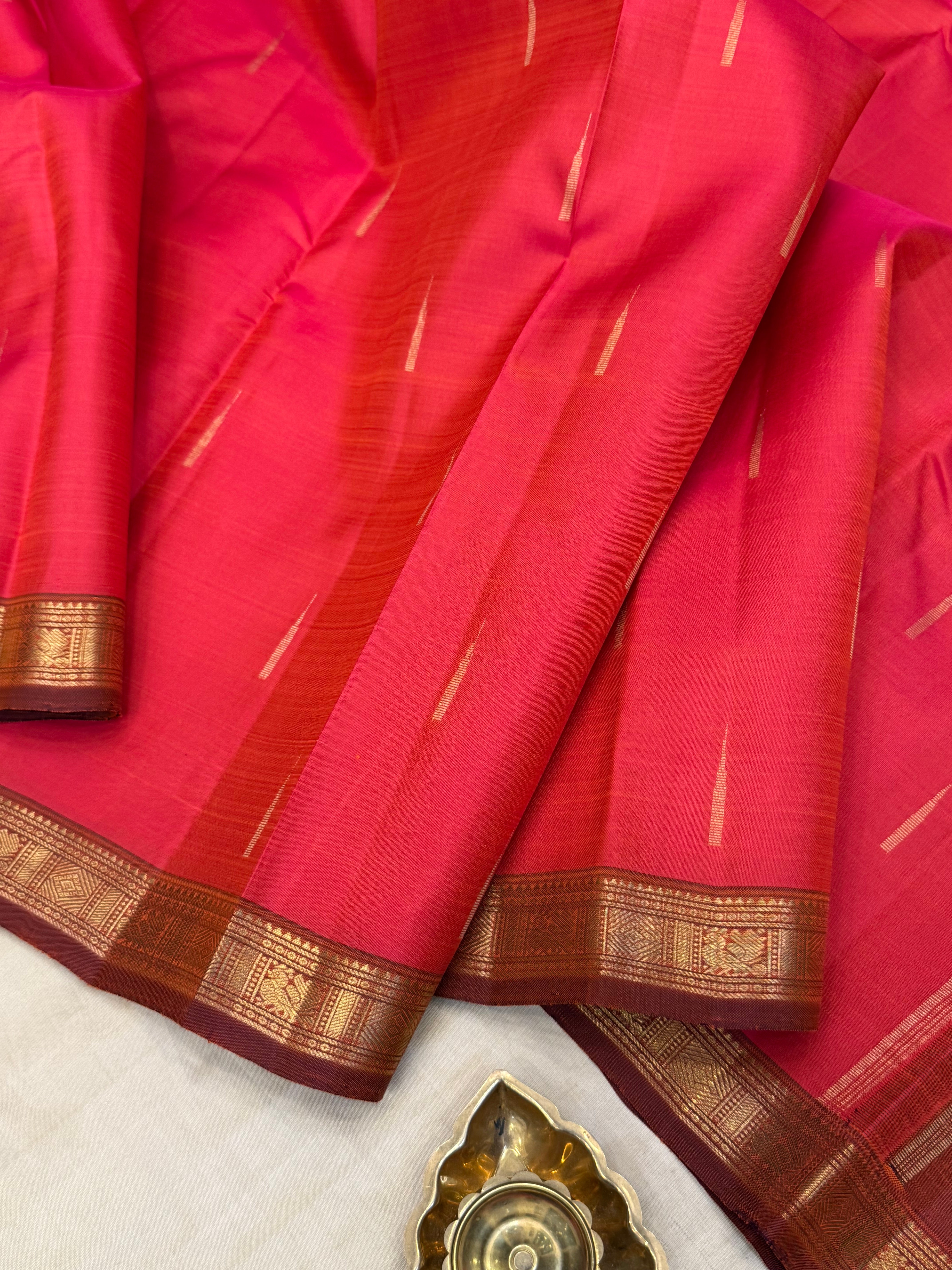 Kalyani : kanagambaram small pet / kanjipuram silk