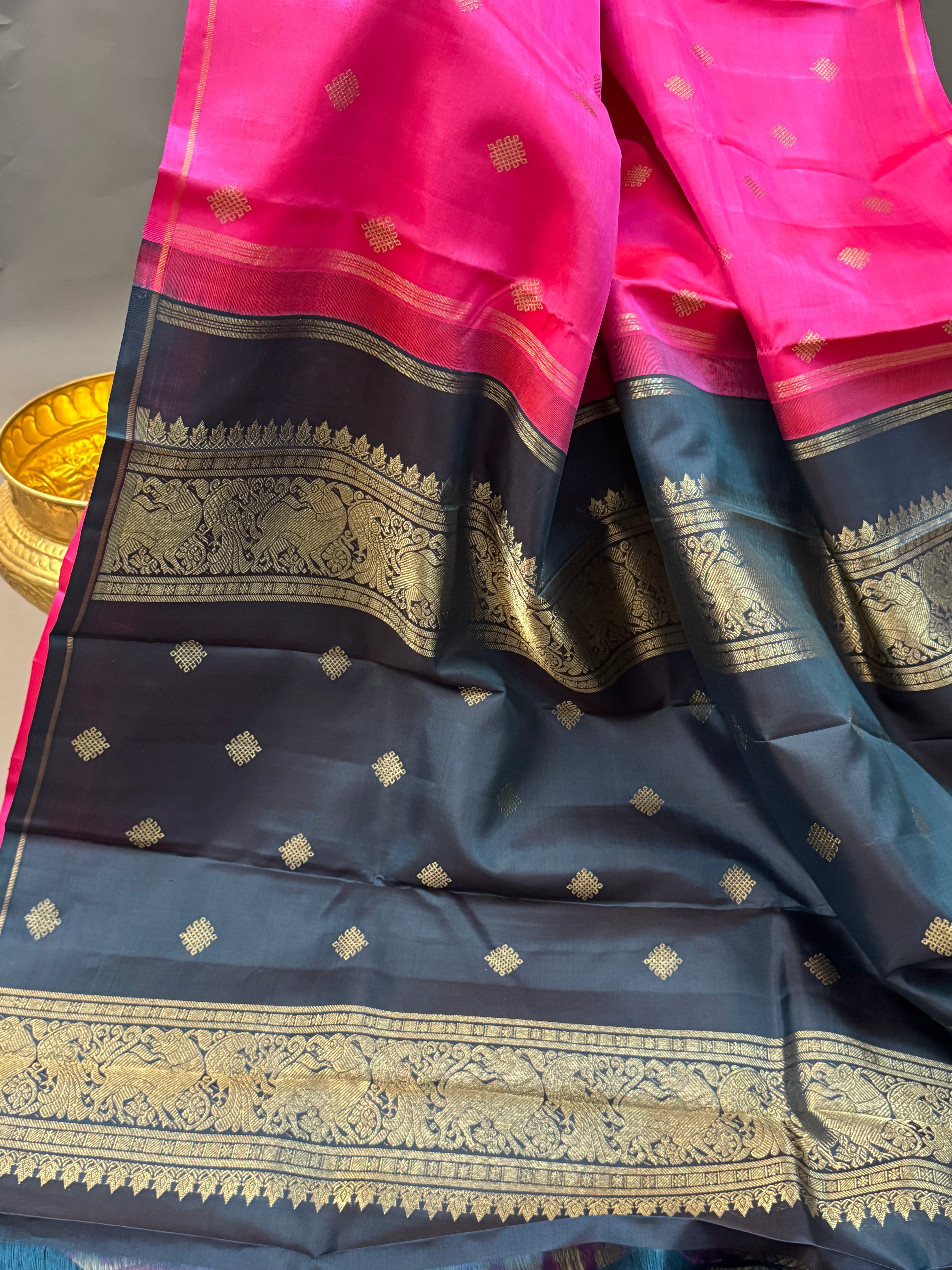 Lotus pink Kolam Butta  Borderless kanjipuram silk saree