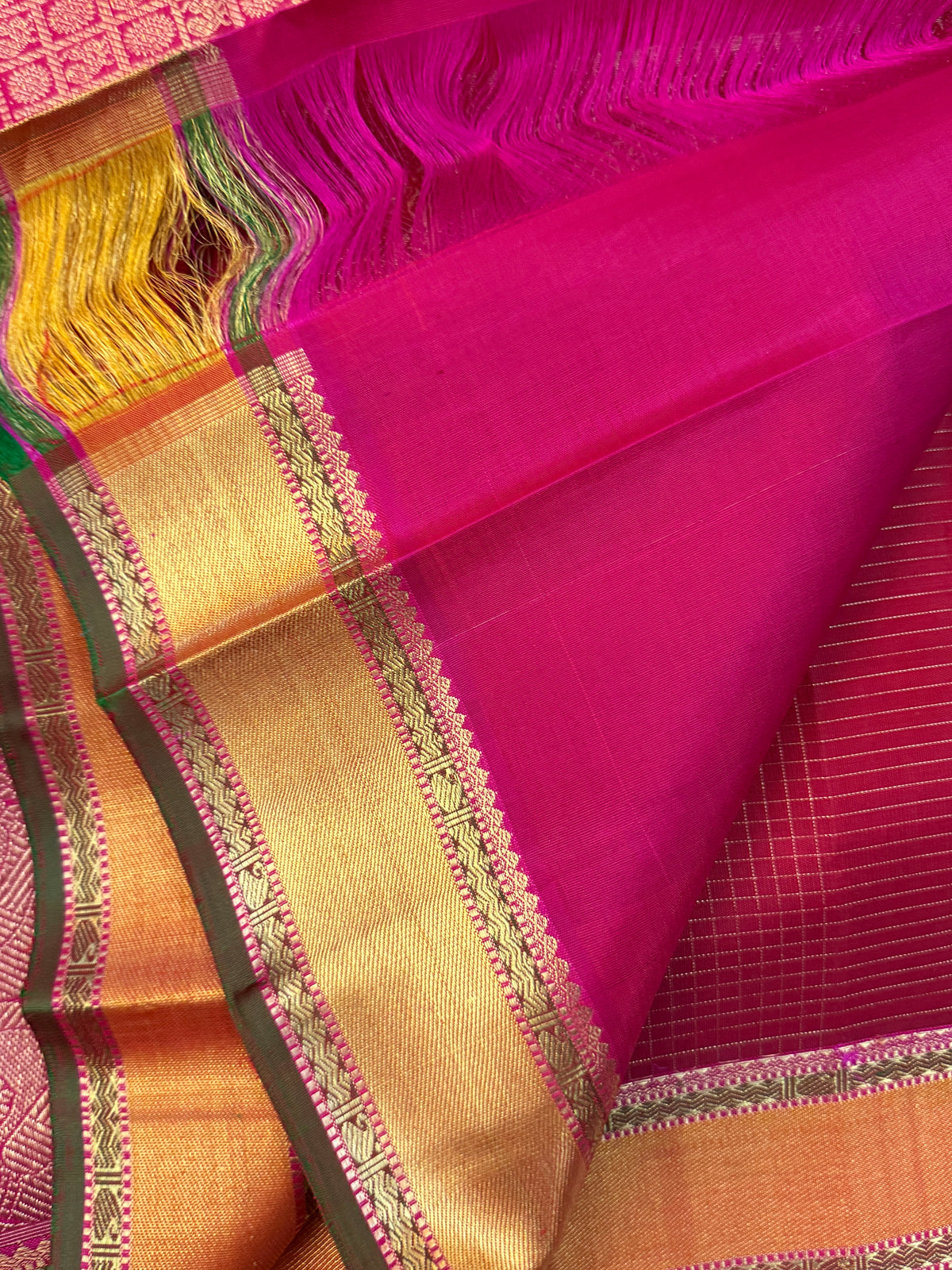Navarathri - Day 4 Red Colour pure Zari Oosi kattam and butta/ Kanjipuram silk sree Clsa67