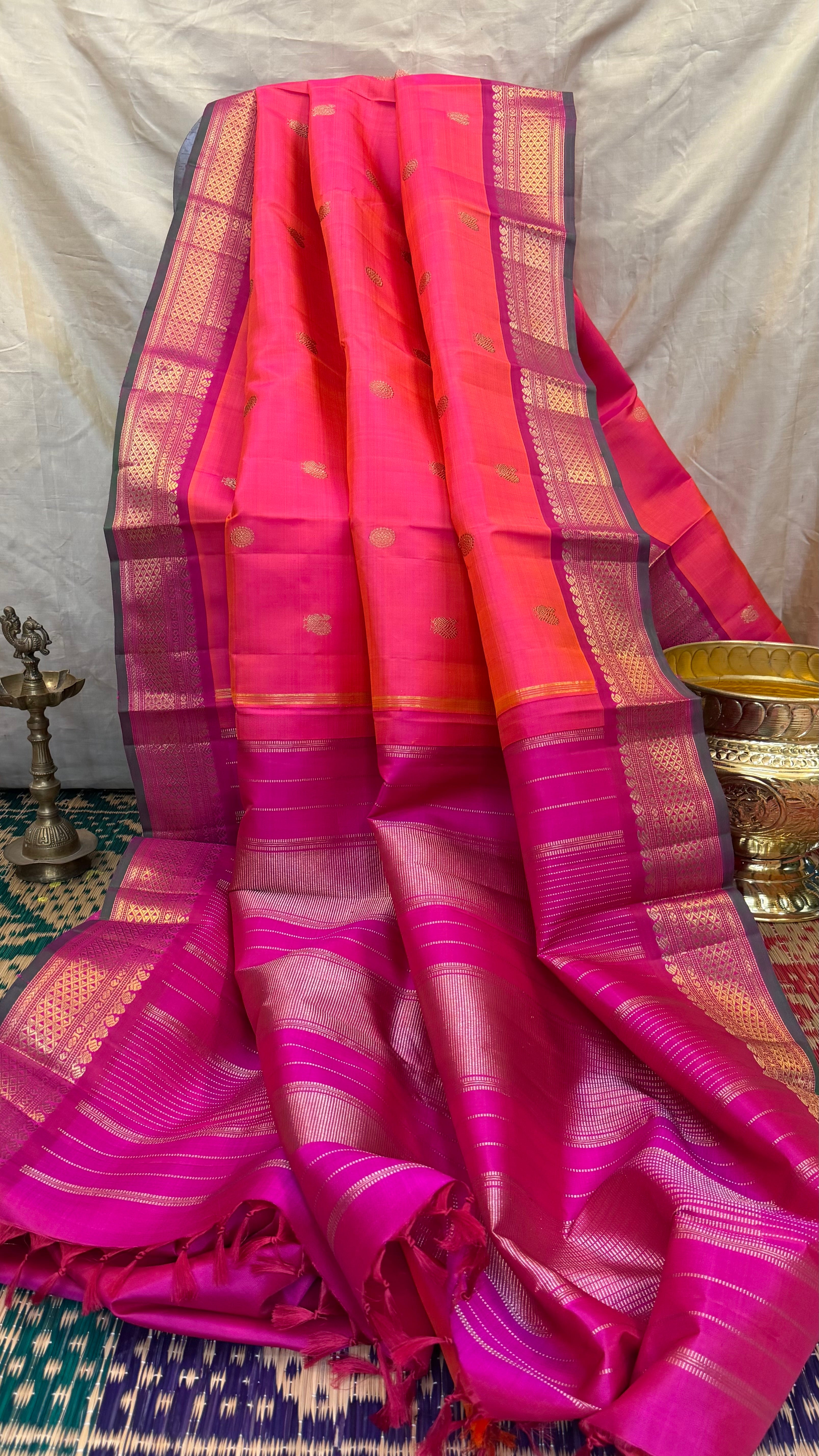 Swapnam :Kangambaram pink border / Kanjipuram silk