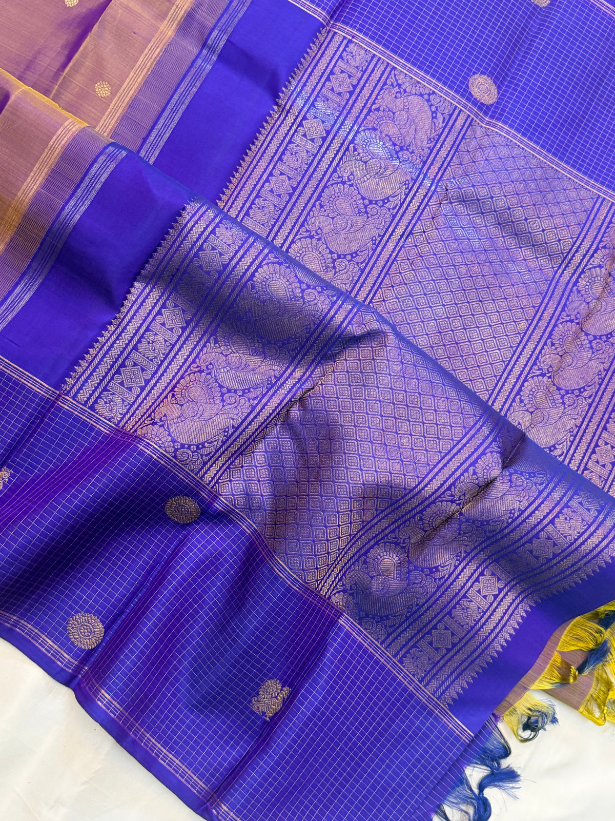 Dual tone border Kattam / Silk Kanjipuram