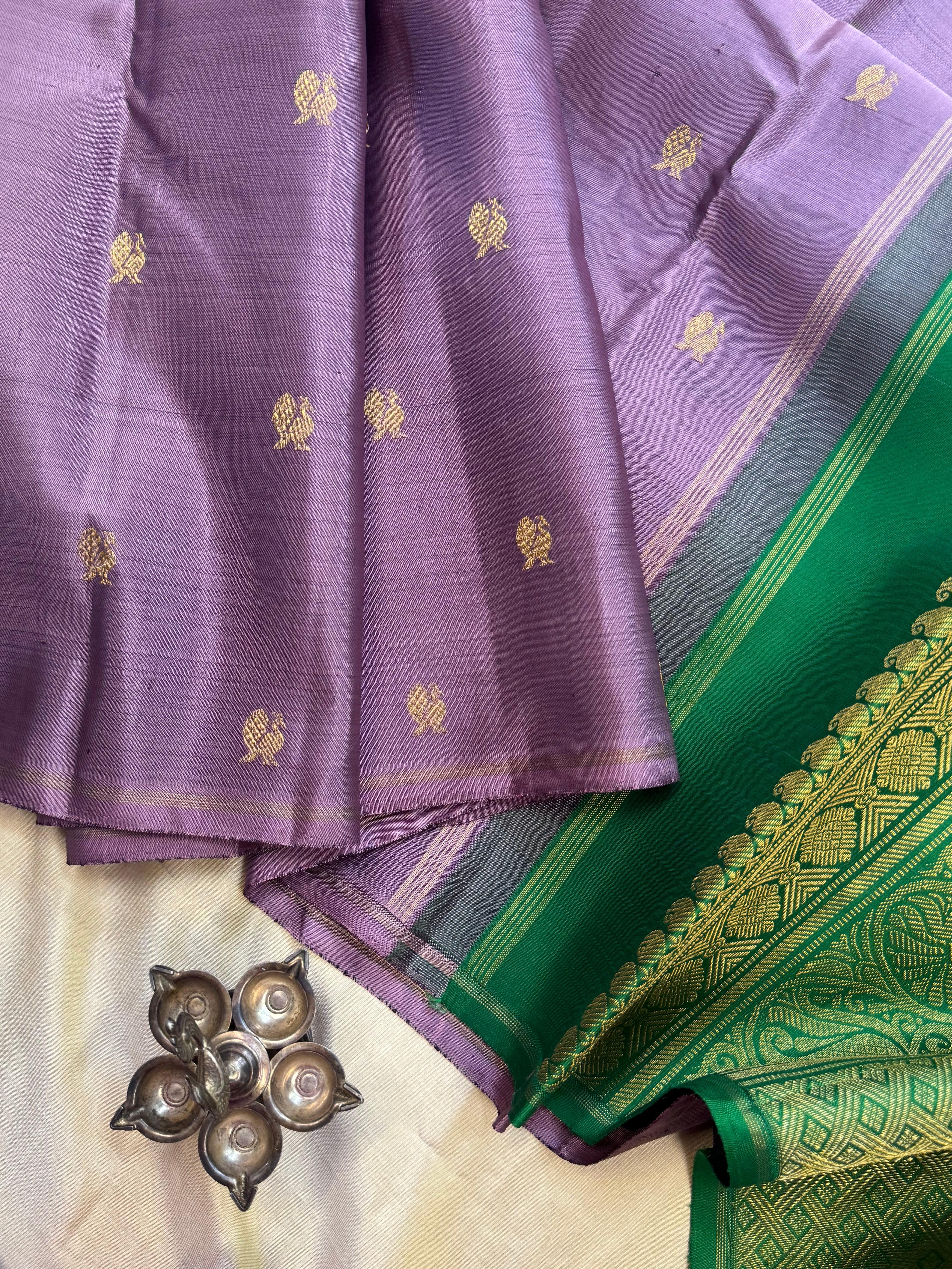 Dark mauve borderless classic kanjipuram silk