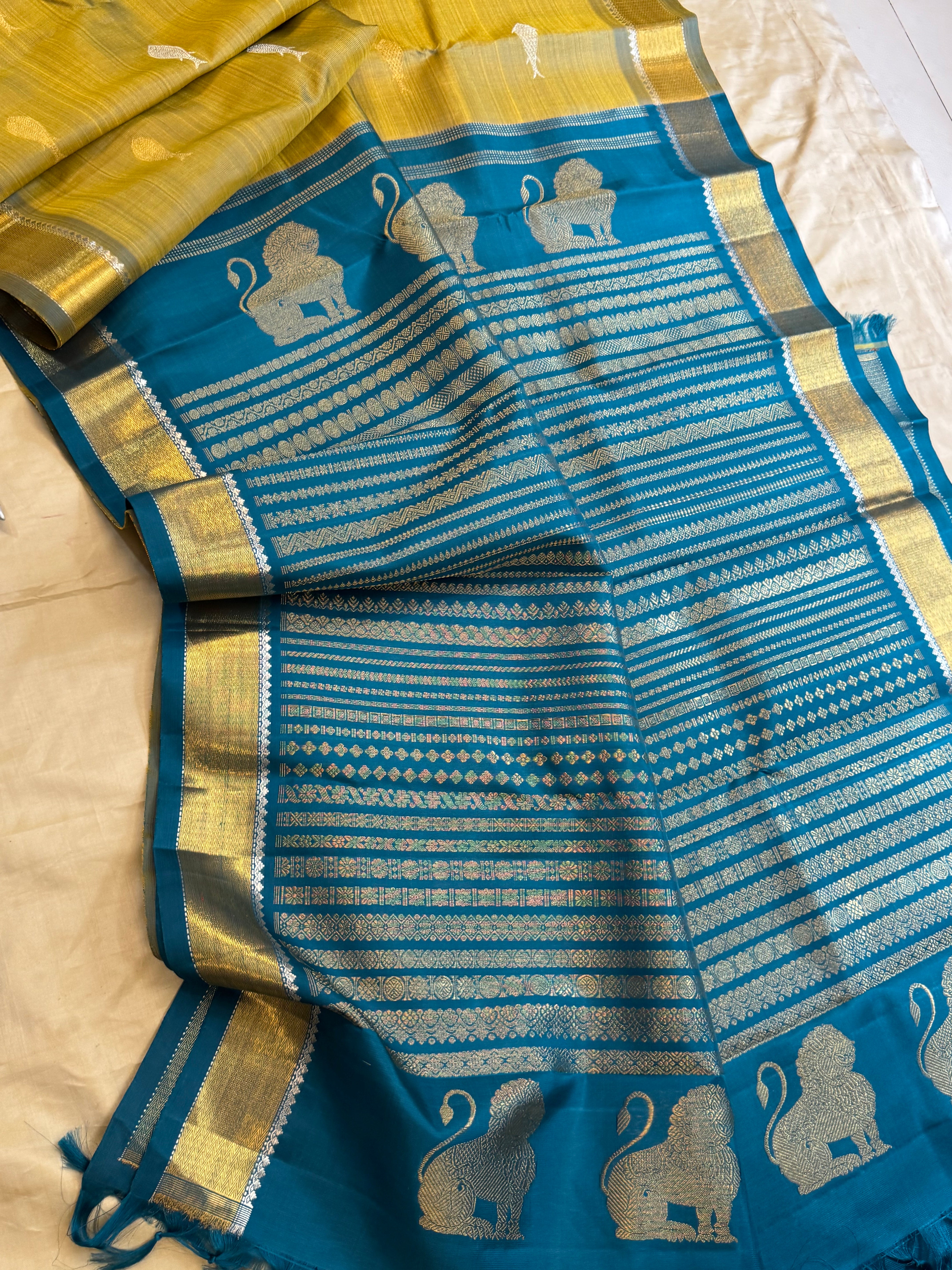 Master weaver fish Butta long Palla   : kanjipuram silk