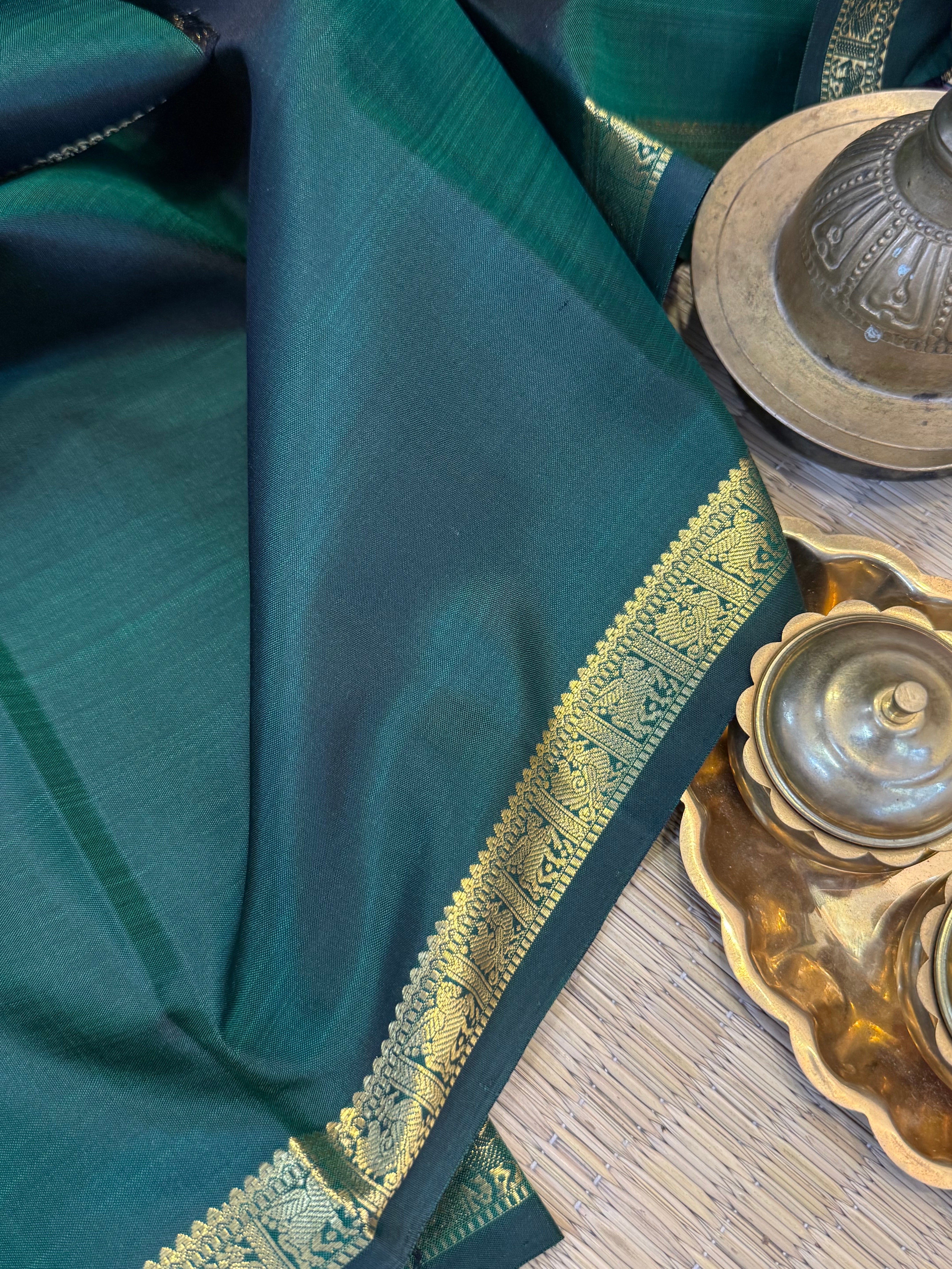 Dark green kili butta / Kanjipuram silk CL9123