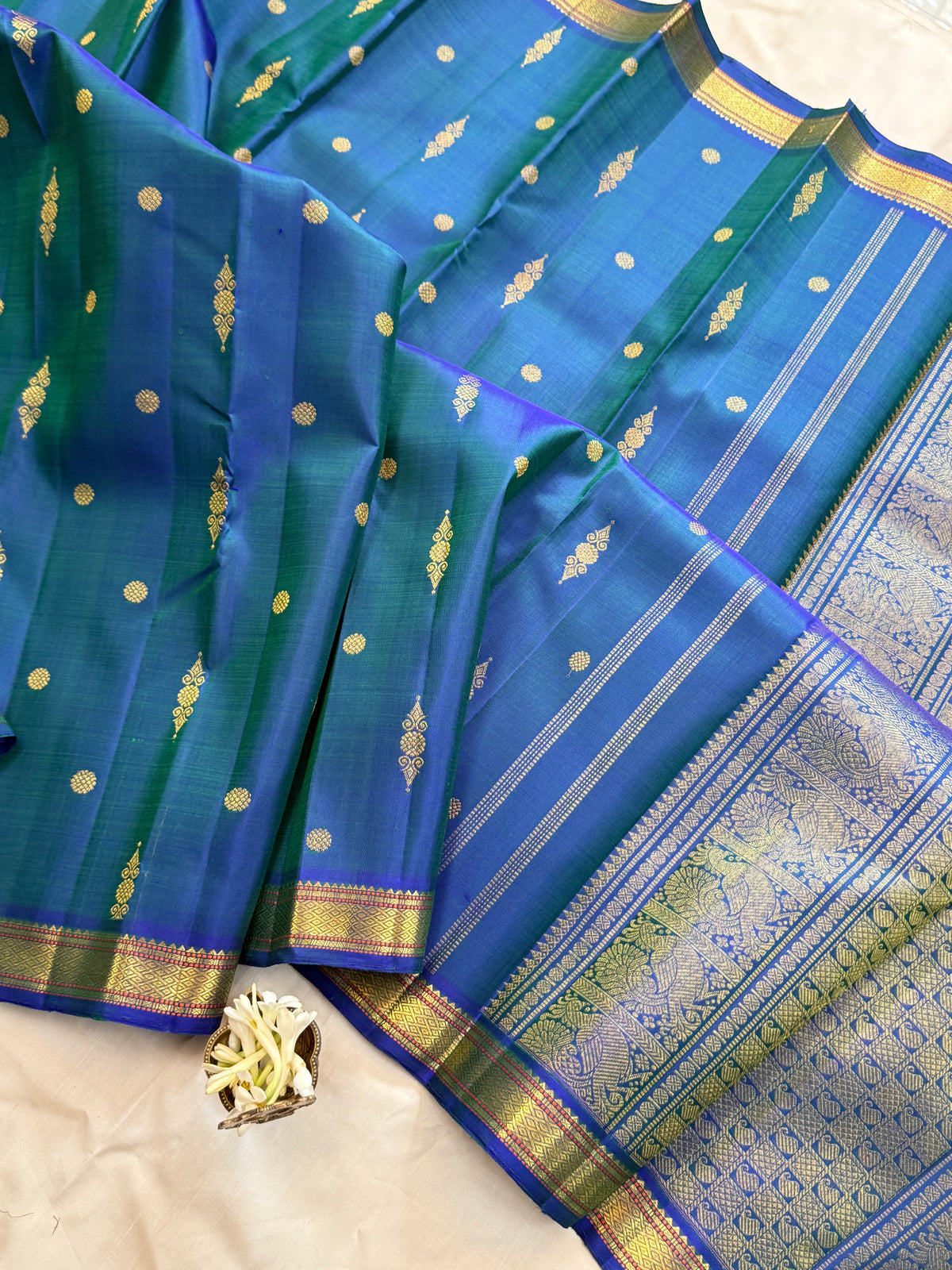 Mayilkazhuthu small vintage border / Kanjipuram silk CLSA11590