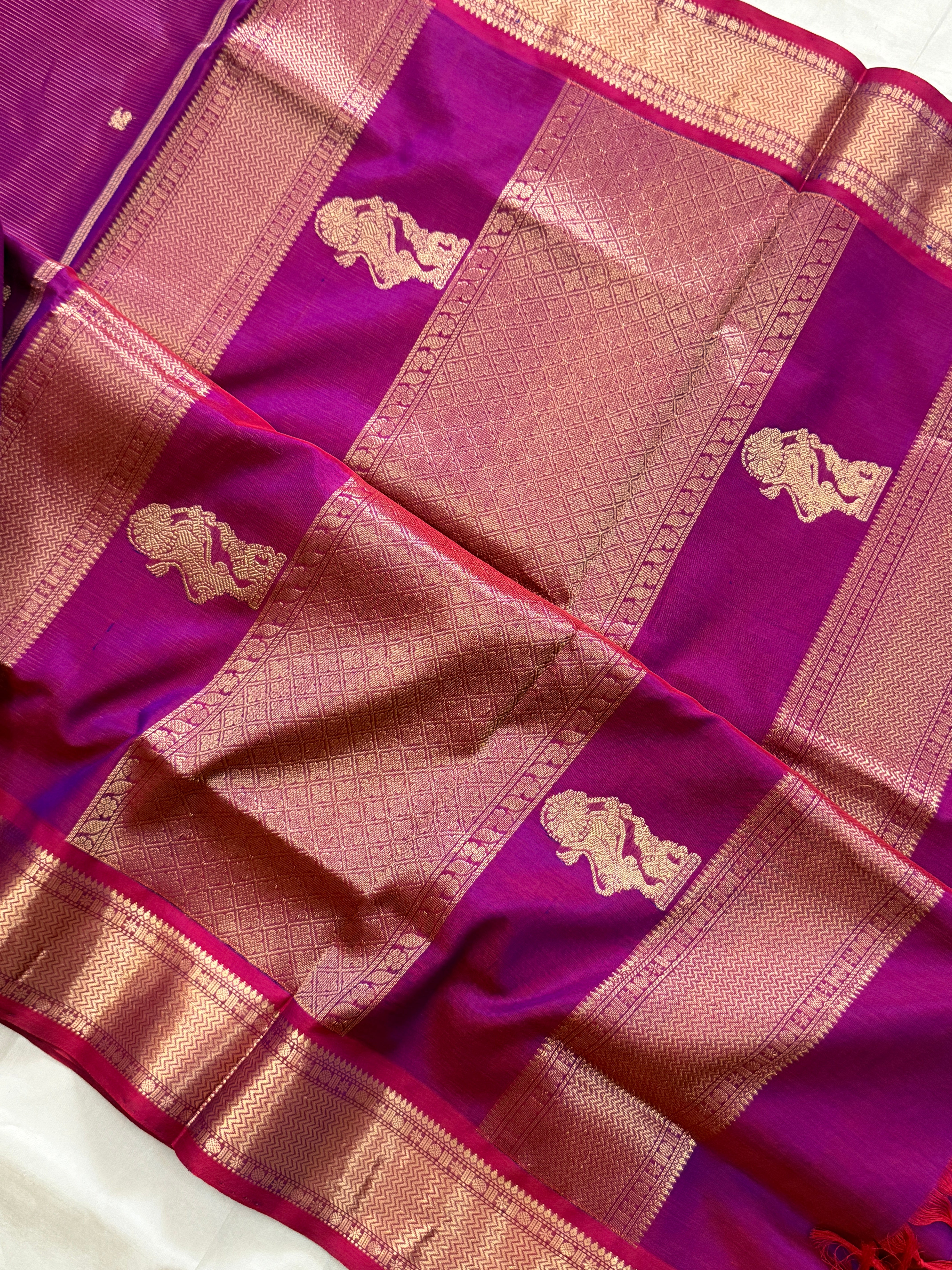 Vadamalli shot pink yazhli Butta on border/ CLSA11478
