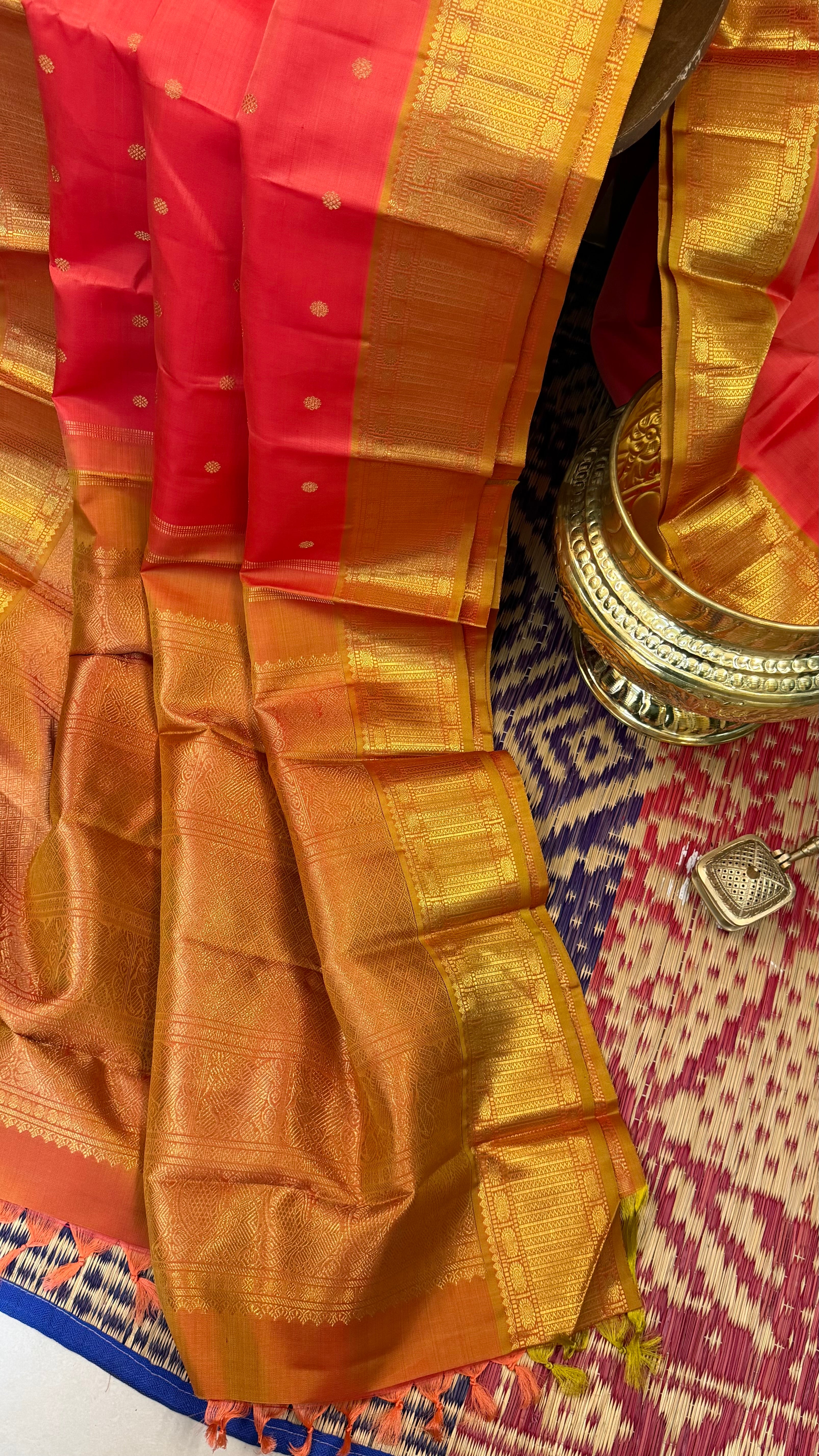 Swapnam : light kanagambaram bentex/ Kanjipuram silk
