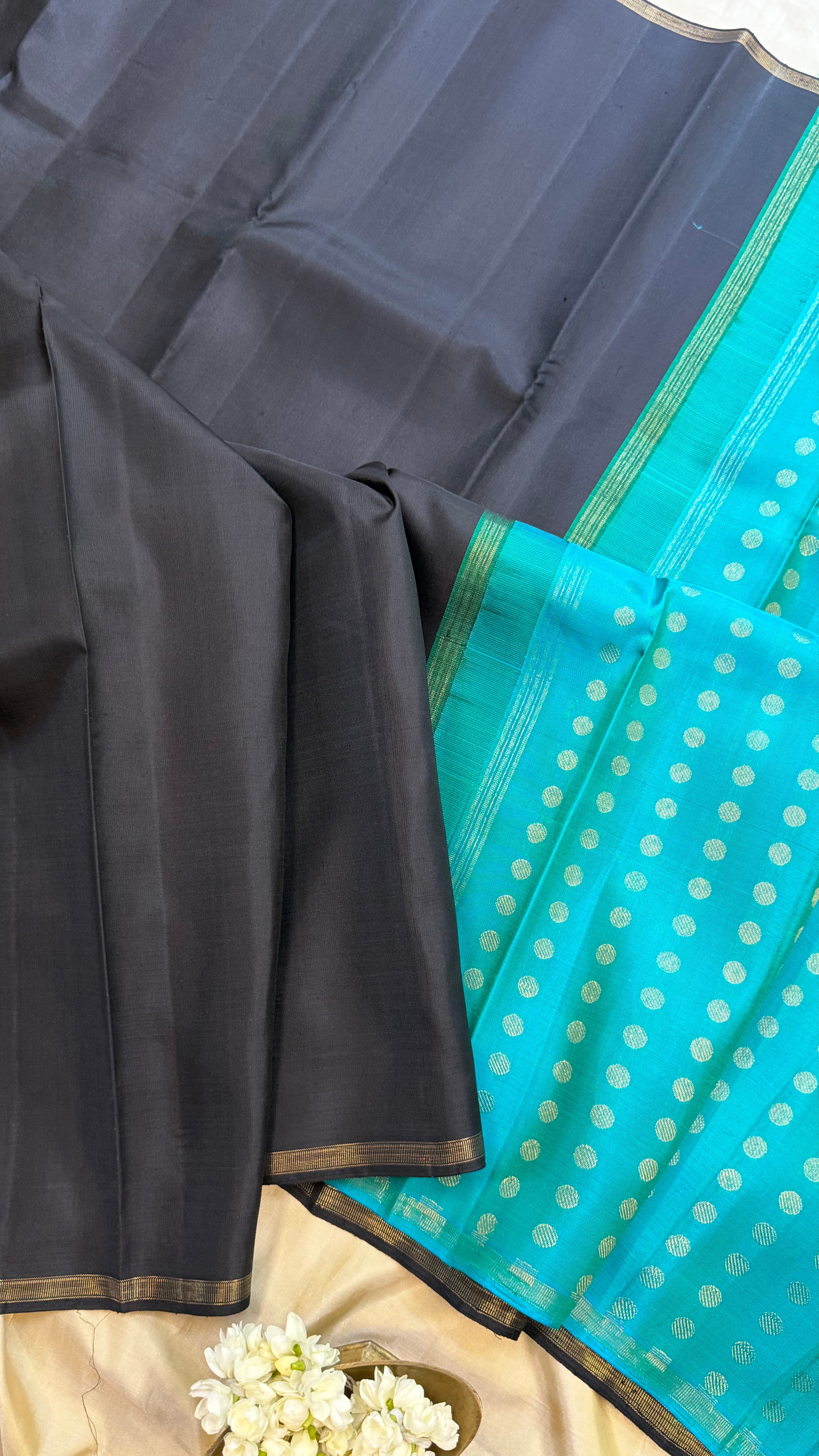 Black borderless palla heavy / Kanjipuram silk sarees