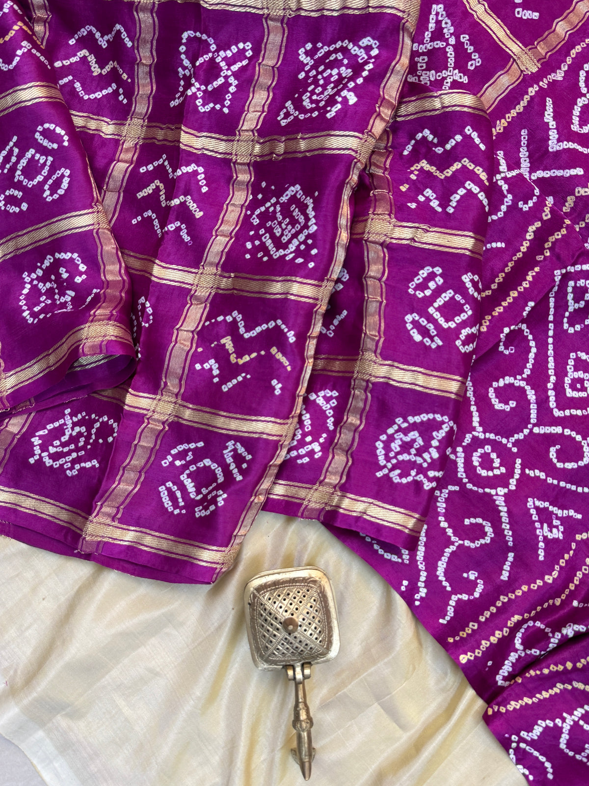 Majenta bandhini and gajji silk saree clsa 11940
