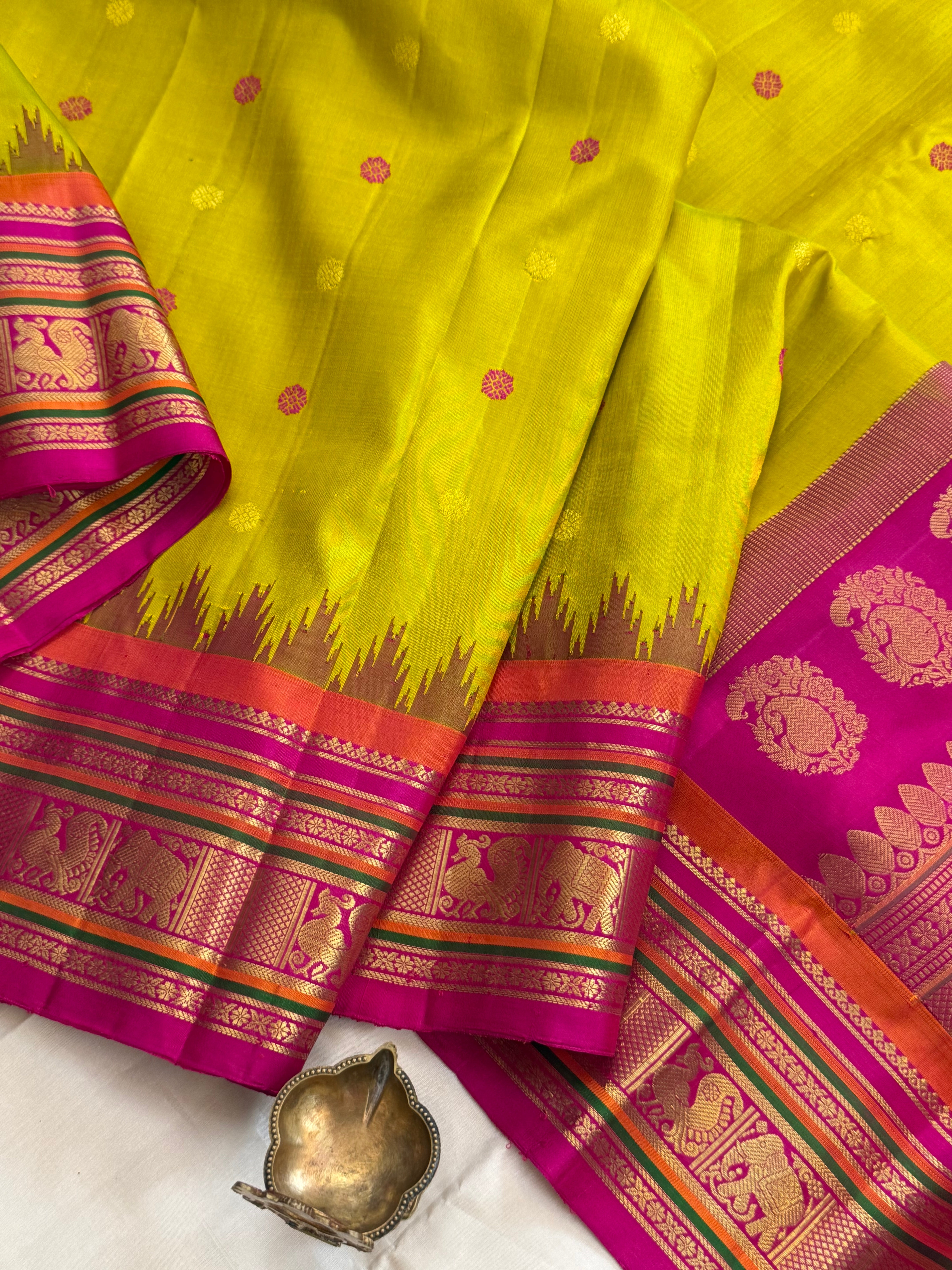 Parrot green body chakram Butta Rani pink temple border CLSA11306
