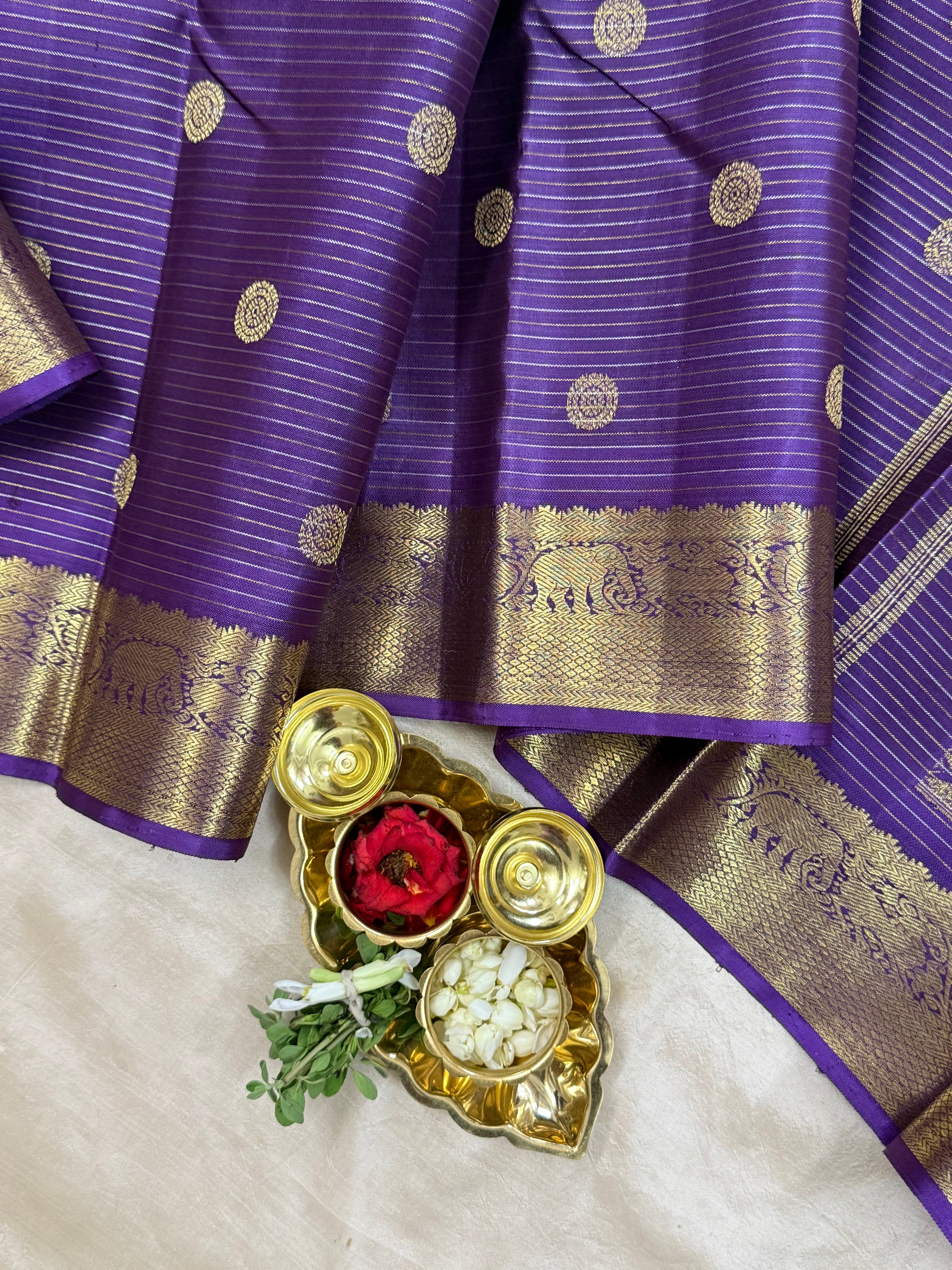 Aubergine thantikambi silver and gold zari lines and round butta/ Kanjipuram silk
