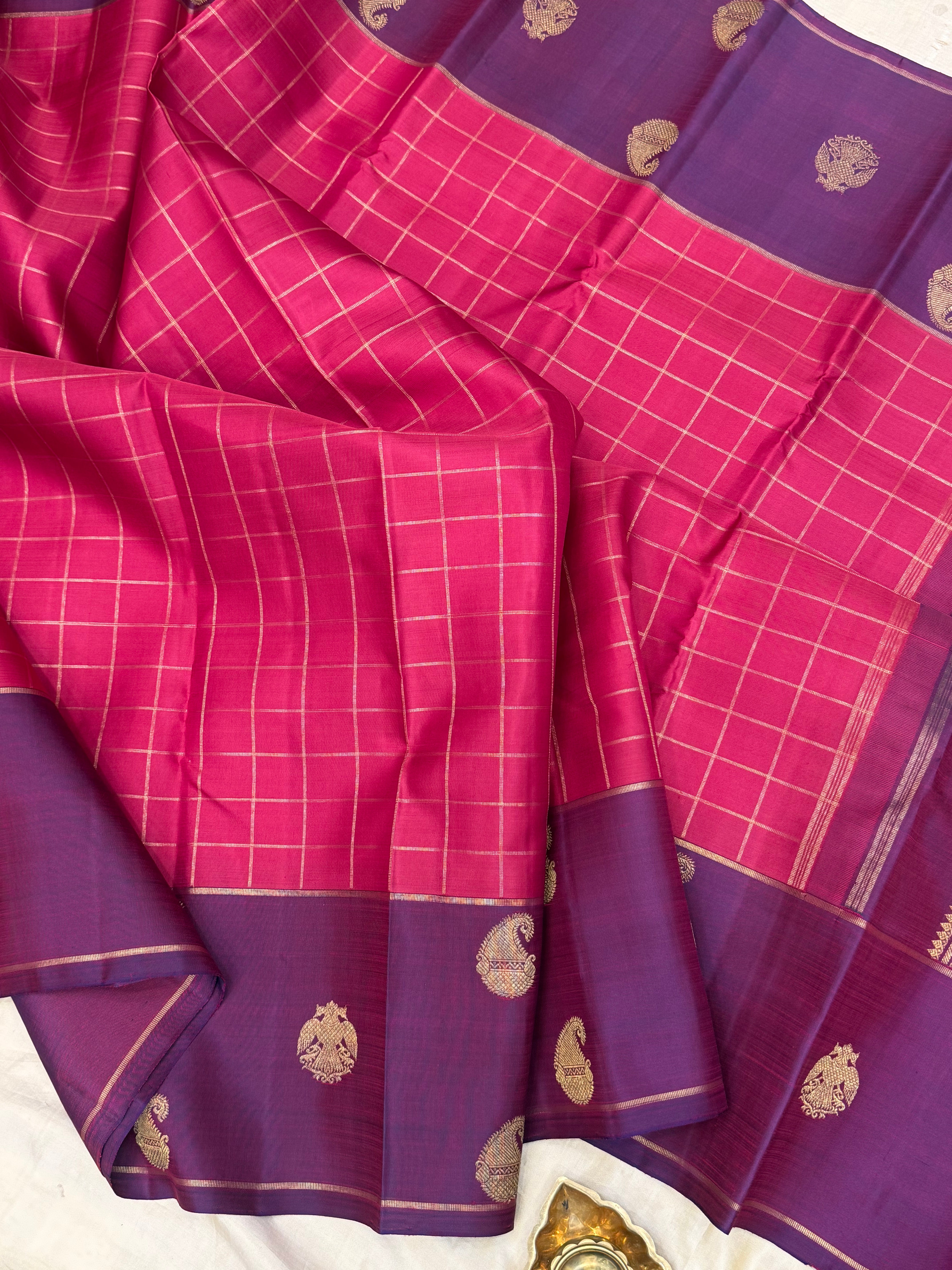 Kalyani:  araku zari kattam blue border / kanjipuram silk