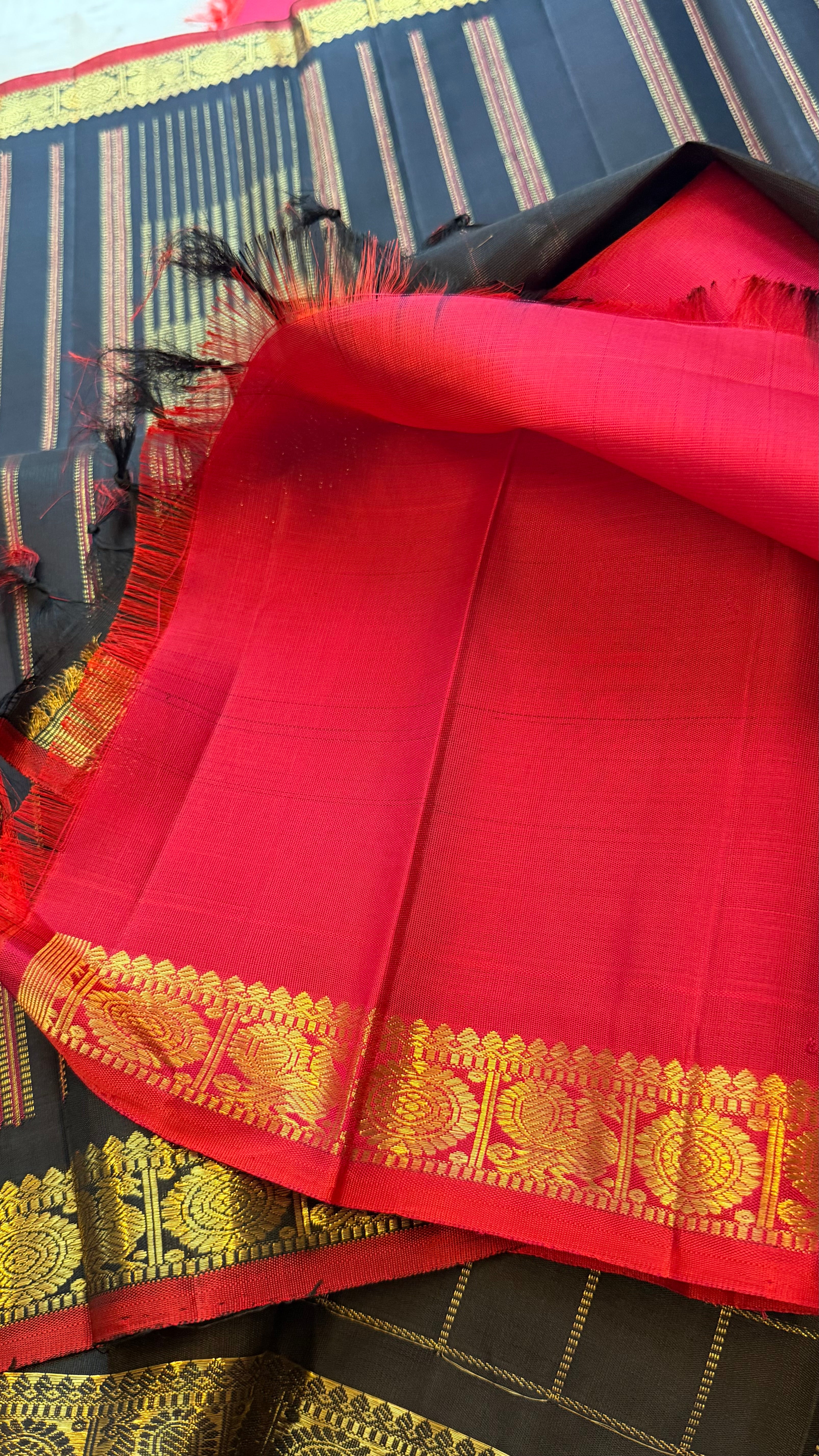 Black Zari Kattam.  / Kanjipuram silk