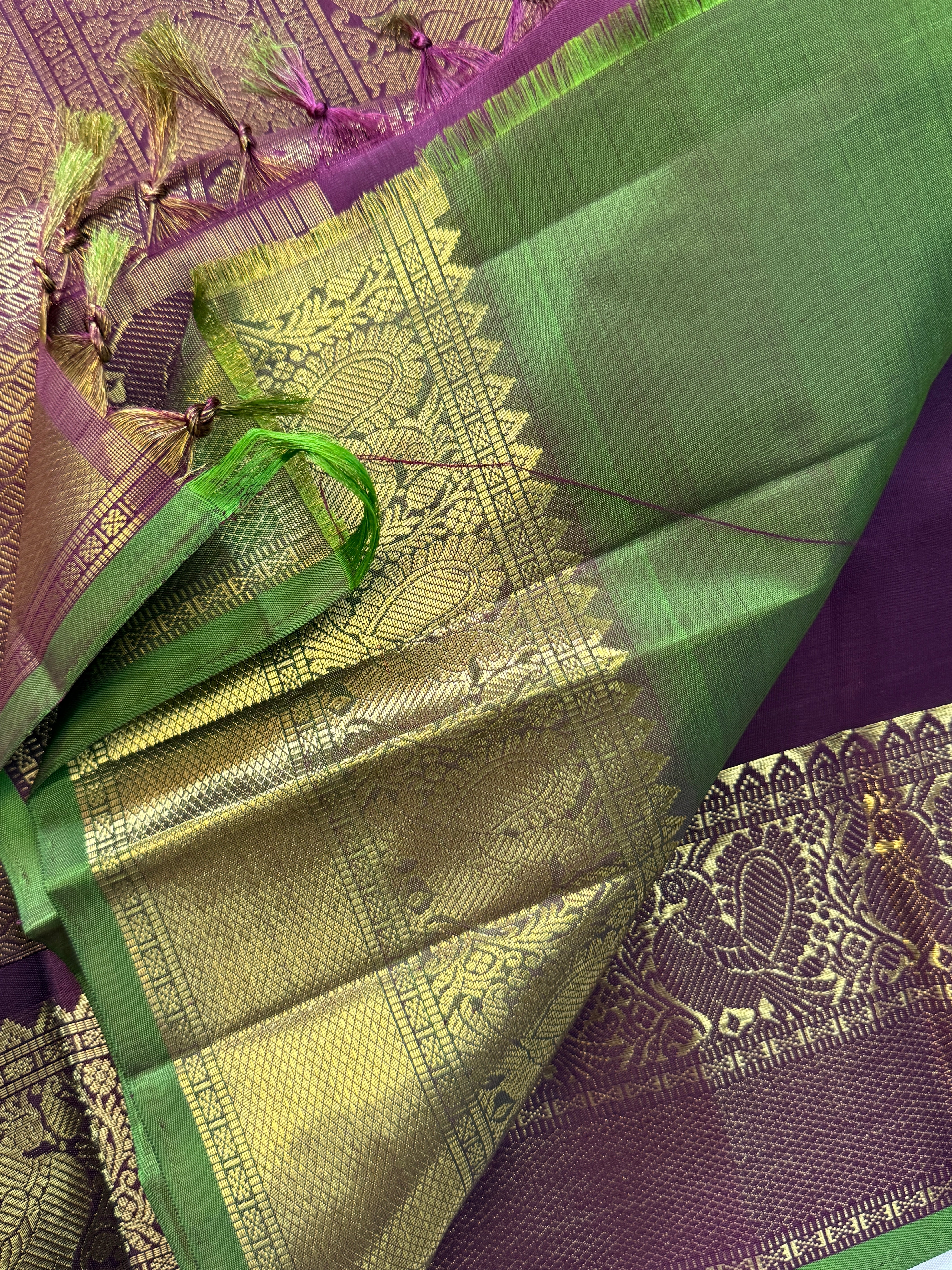 Pakku Annam chakkaram  Zari butta body with getti border/CLSA11680