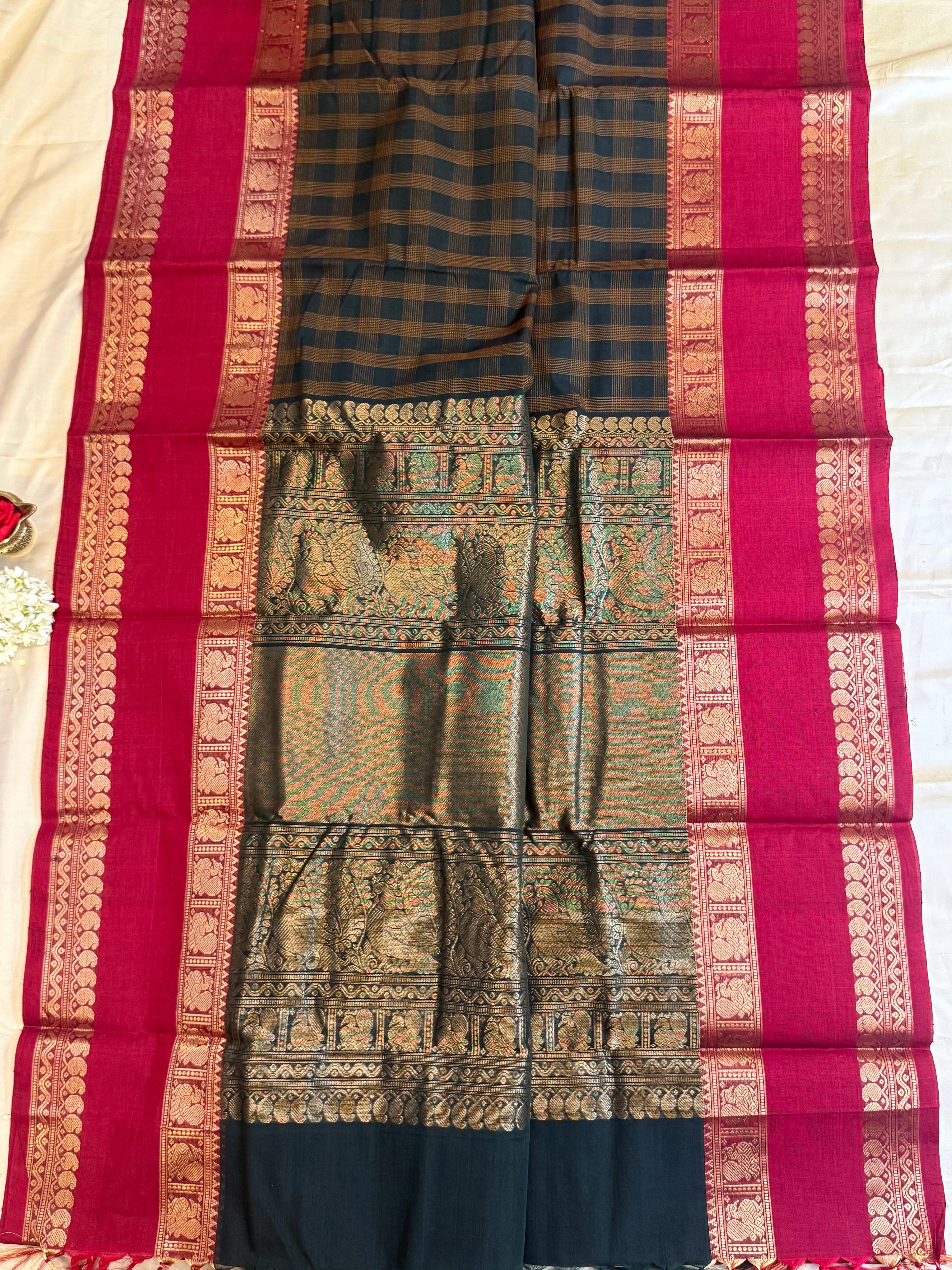 Dark green kattam / Kanchi Cotton