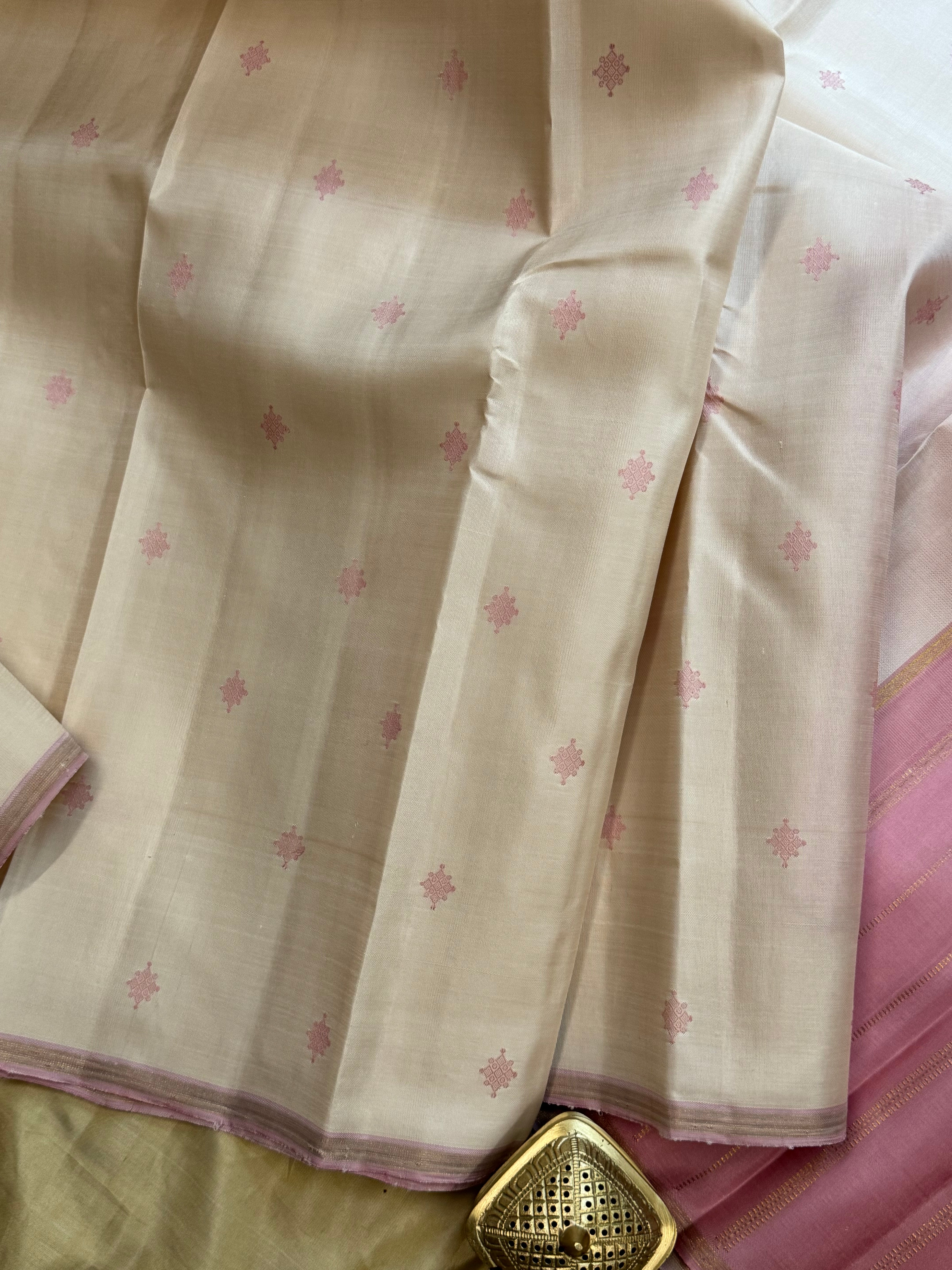 Cream thread Butta  / kanjipuram silk