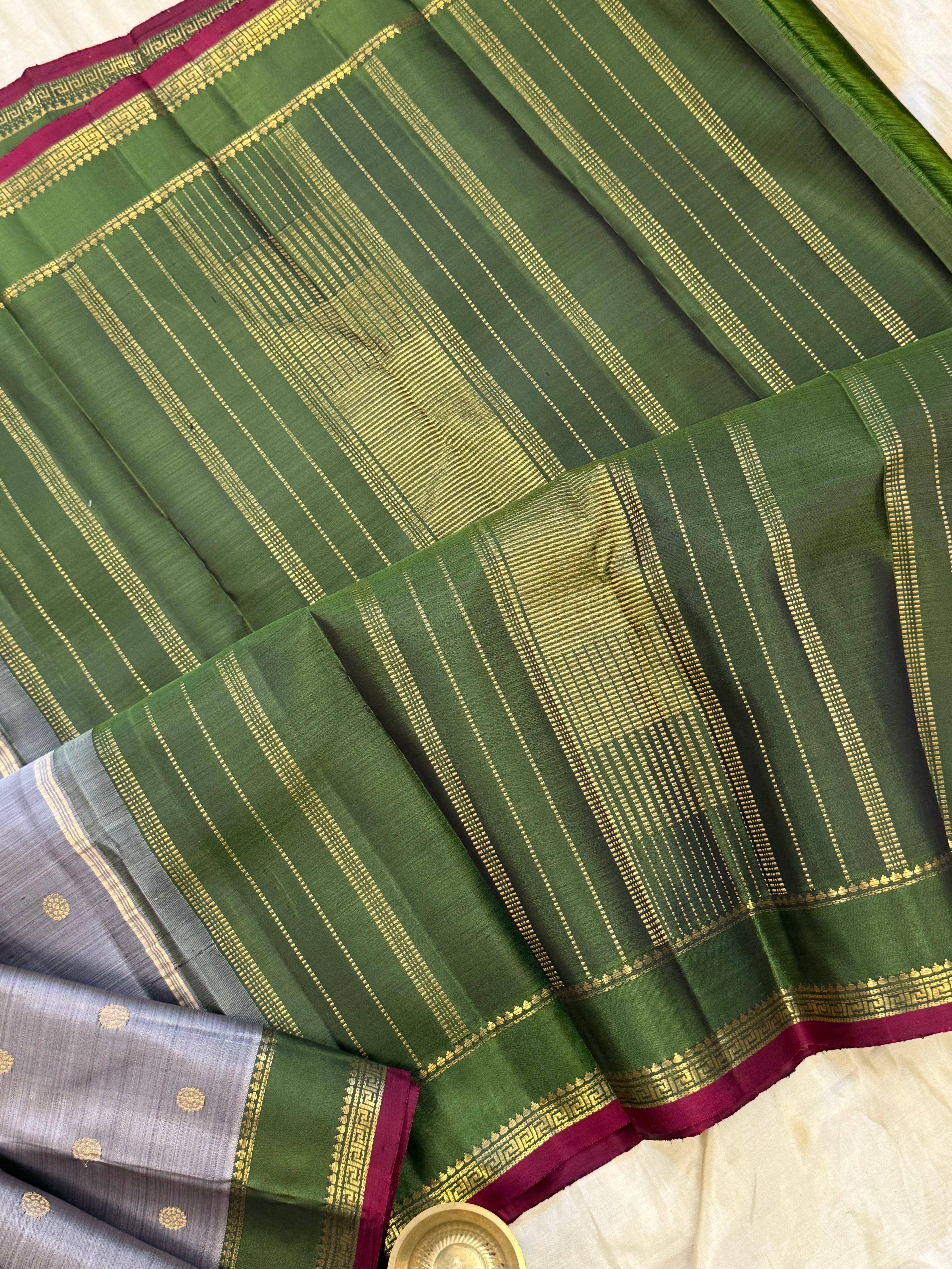 Grey and green rettapet border/ Kanjipuram silk