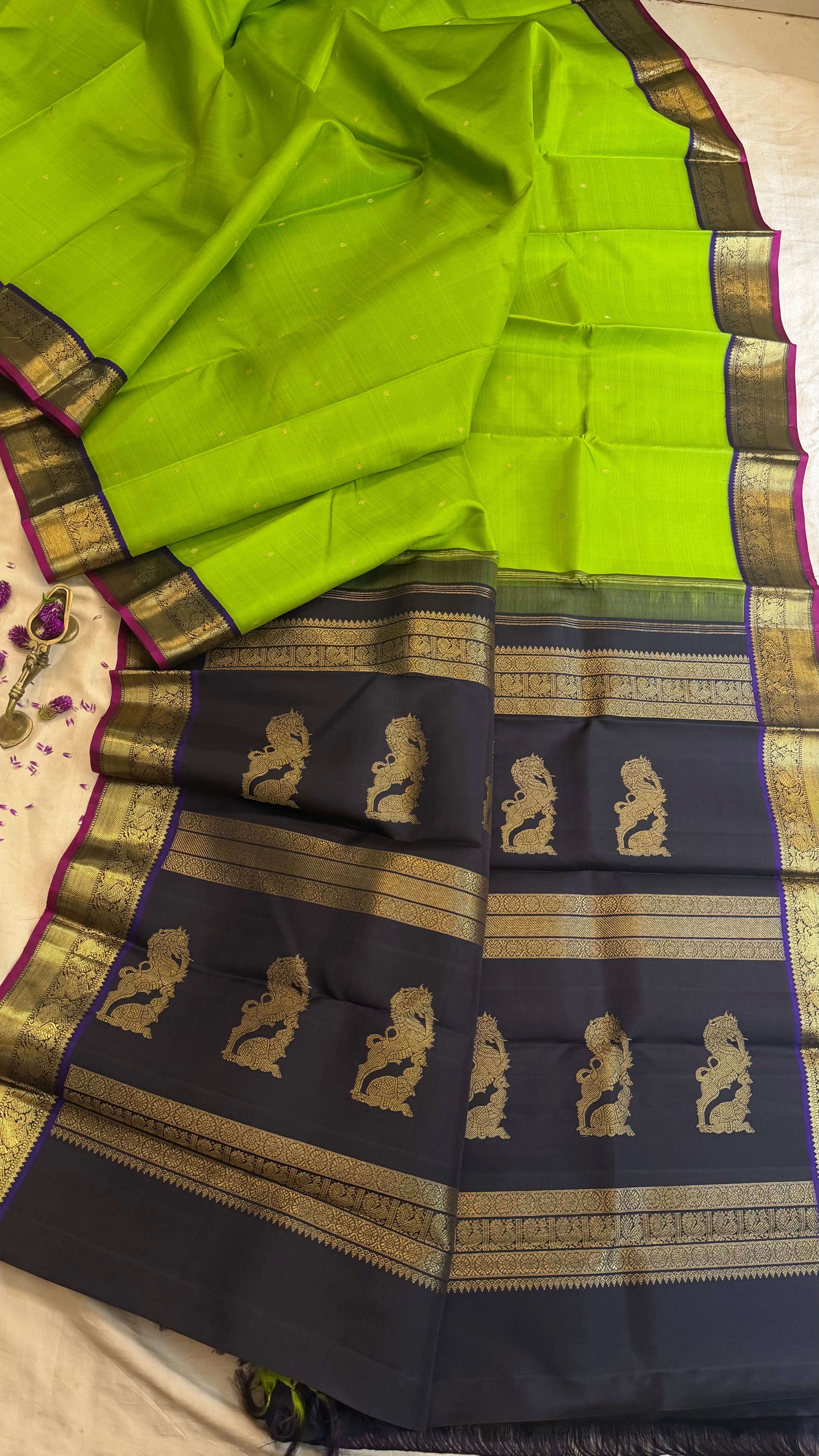 Parrot green Korvai  / Kanjipuram silk