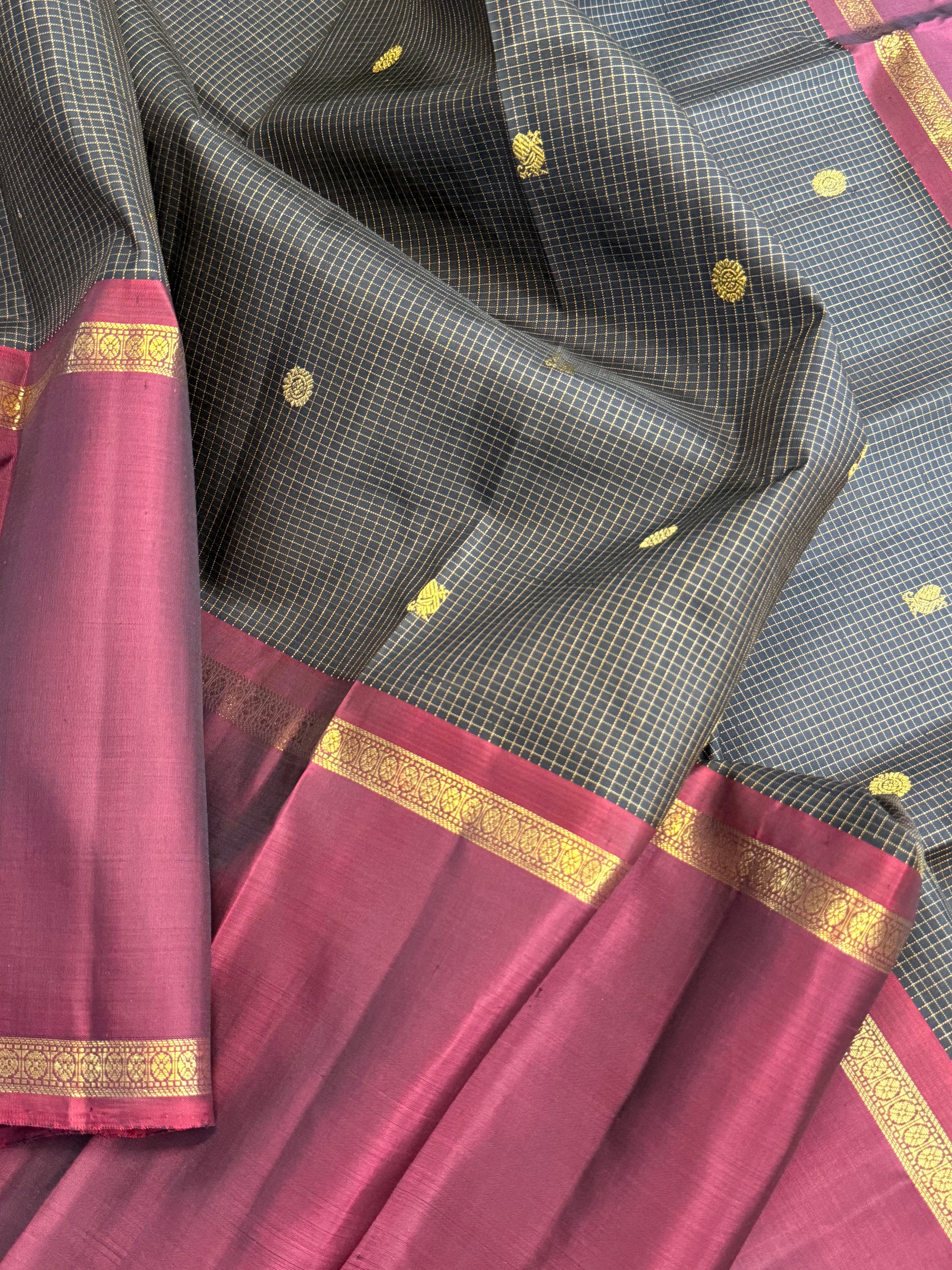 Black Zari moobagam  / Kanjipuram silk